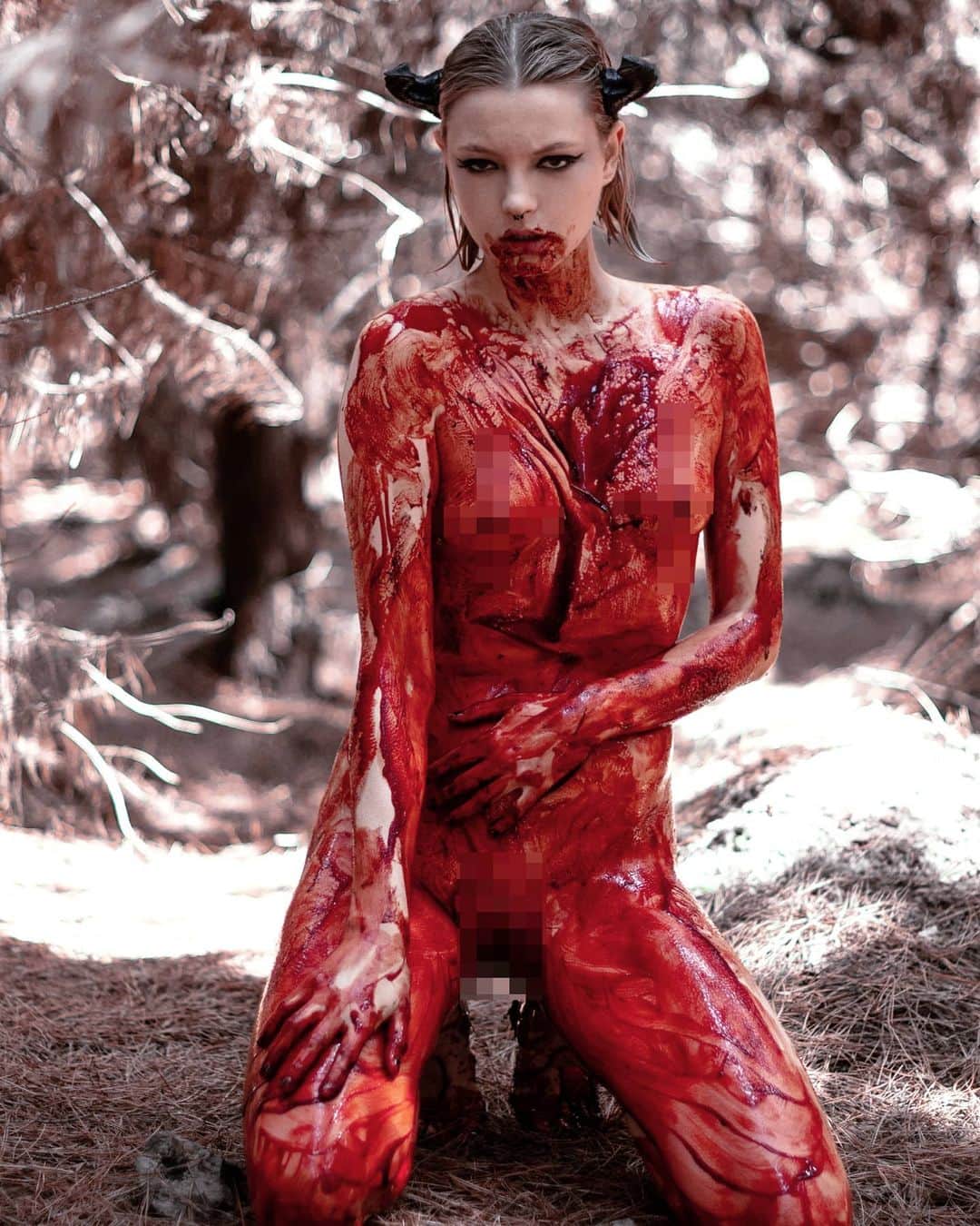 ティール・ココのインスタグラム：「Blood of the lamb...🐑🍷 It's NEVER your place to force your beliefs onto other people. Born a sinner, die a sinner!!! Let me go to Hell in peace 💋❤️ (btw I was raised Jewish 😝🙄) . . . FULL SET on Paterson dot com /tealecoco 🔥❤️🔥 Photography: @melbourne_art_natural 📷 Horns: @malicious.x 🖤 Blood: @bennyemakeup 🍷」