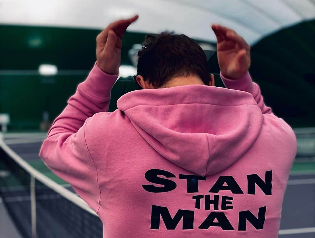 スタニスラス・ワウリンカさんのインスタグラム写真 - (スタニスラス・ワウリンカInstagram)「Stan The... hoodie Man ! What do you guys think of the new Stan X Yonex hoodie?! ⁣🙄🧸💥♟🎲 ⁣#stantheman #hoodie #staytuned #newproject」1月11日 3時04分 - stanwawrinka85