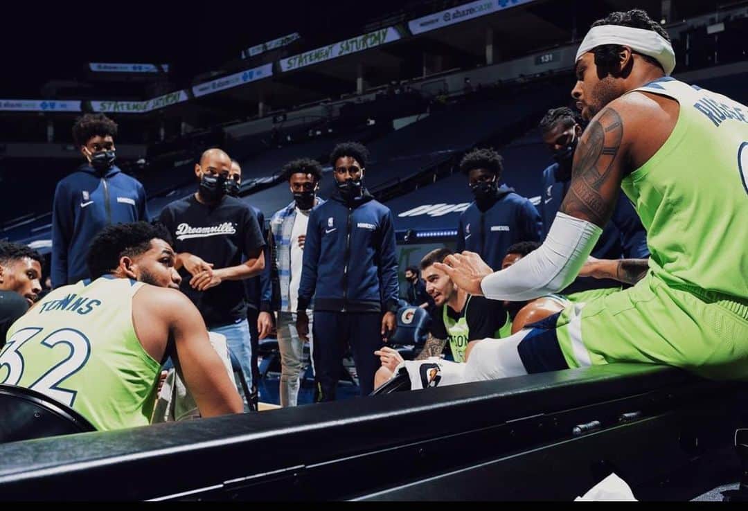 デアンジェロ・ラッセルのインスタグラム：「We lost but it felt like we won. Welcome back big fella」