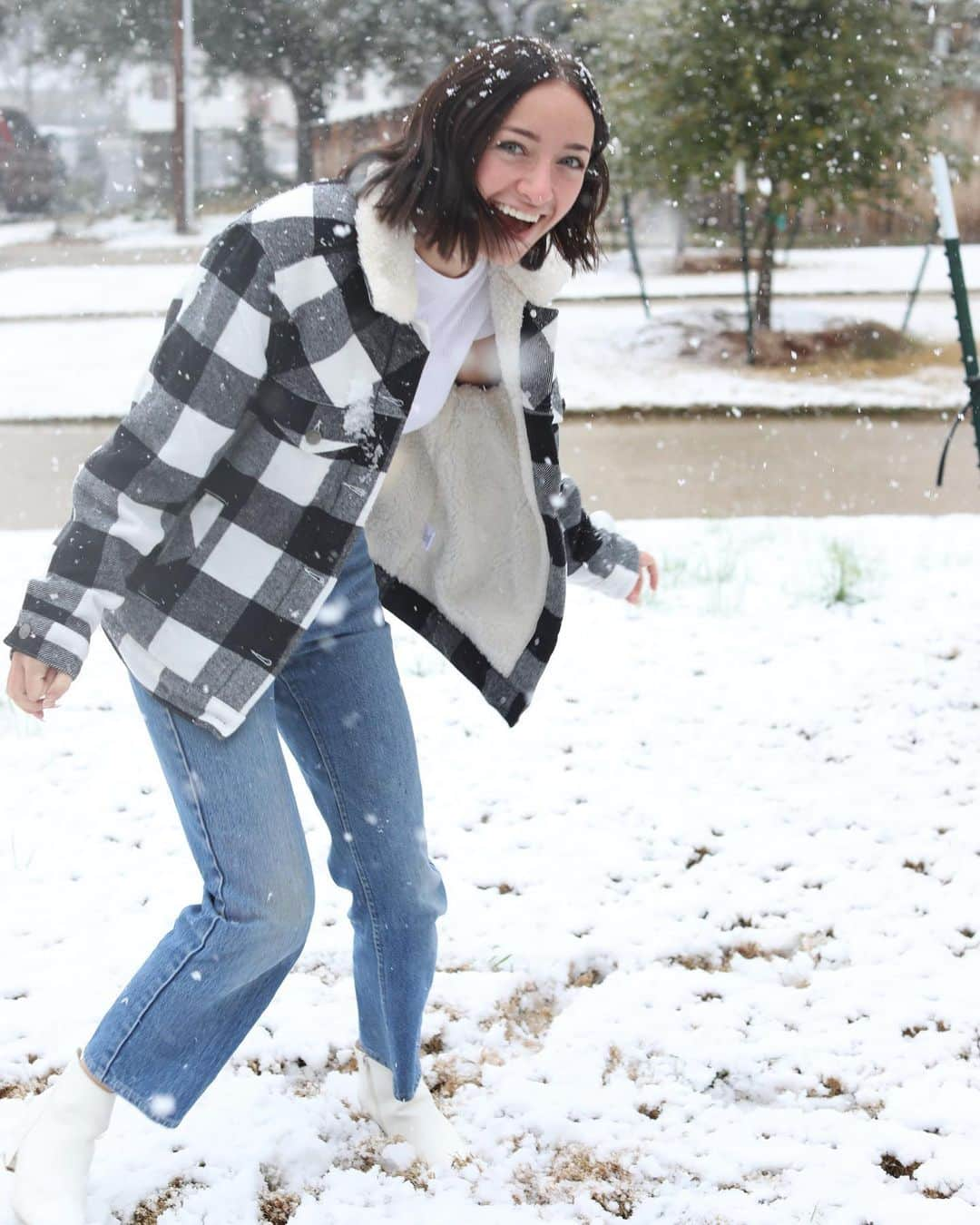 Brooklyn and Baileyさんのインスタグラム写真 - (Brooklyn and BaileyInstagram)「Woke up this morning to a snowy surprise ❄️」1月11日 3時11分 - brooklynandbailey