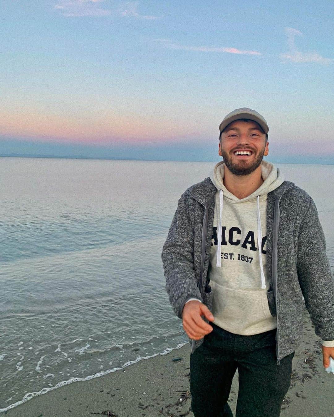 jotipolizoakisのインスタグラム：「Ελλάδα μου...  μου δίνεις πολλή δύναμη και χαρά. 🕊」