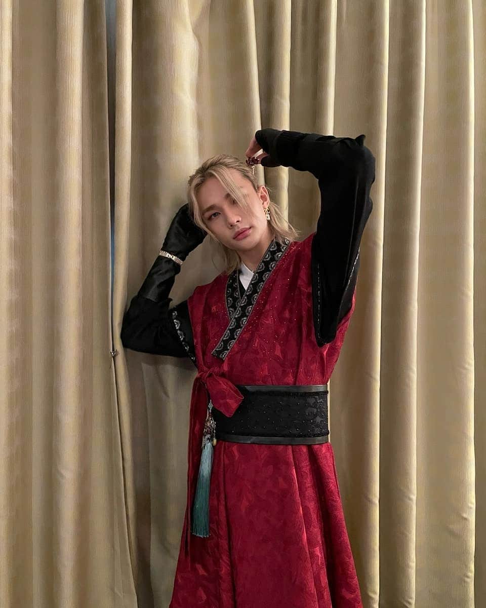 Stray Kidsさんのインスタグラム写真 - (Stray KidsInstagram)「베스트퍼포먼스 상 그리고 멋진 무대할 수 있는 기회주신 골든디스크 감사합니다  스테이가 최고야❣️ #straykids #Lovestay」1月10日 18時34分 - realstraykids