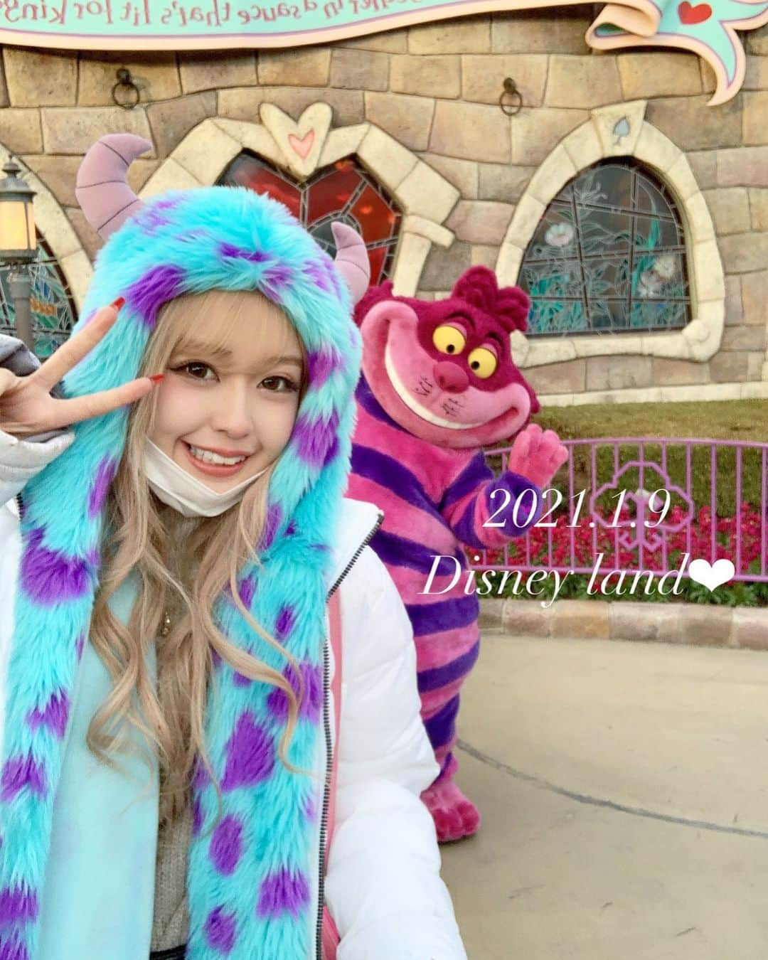 雨宮由乙花さんのインスタグラム写真 - (雨宮由乙花Instagram)「Disney land🐭👑  映えてて盛れてるのが ストーリーに載せたやつしかなくて 投稿これでゴメン🥲   ずっと行きたかったDisneyland💗 朝から夜までたのしっくて大満足😋  全部待ち時間10分とかで乗れた‼️ 多分ほぼ乗り物全部乗ったと思う🥰  コロナ対策万全で マスクをして😷 ソーシャルディスタンスとりながらの Disneyだったよ💛💛  また早く行きたいでやんす。  #Disney #eggモデル #チェシャ猫 #Disneyland」1月10日 18時33分 - _pinkbunnygirl_