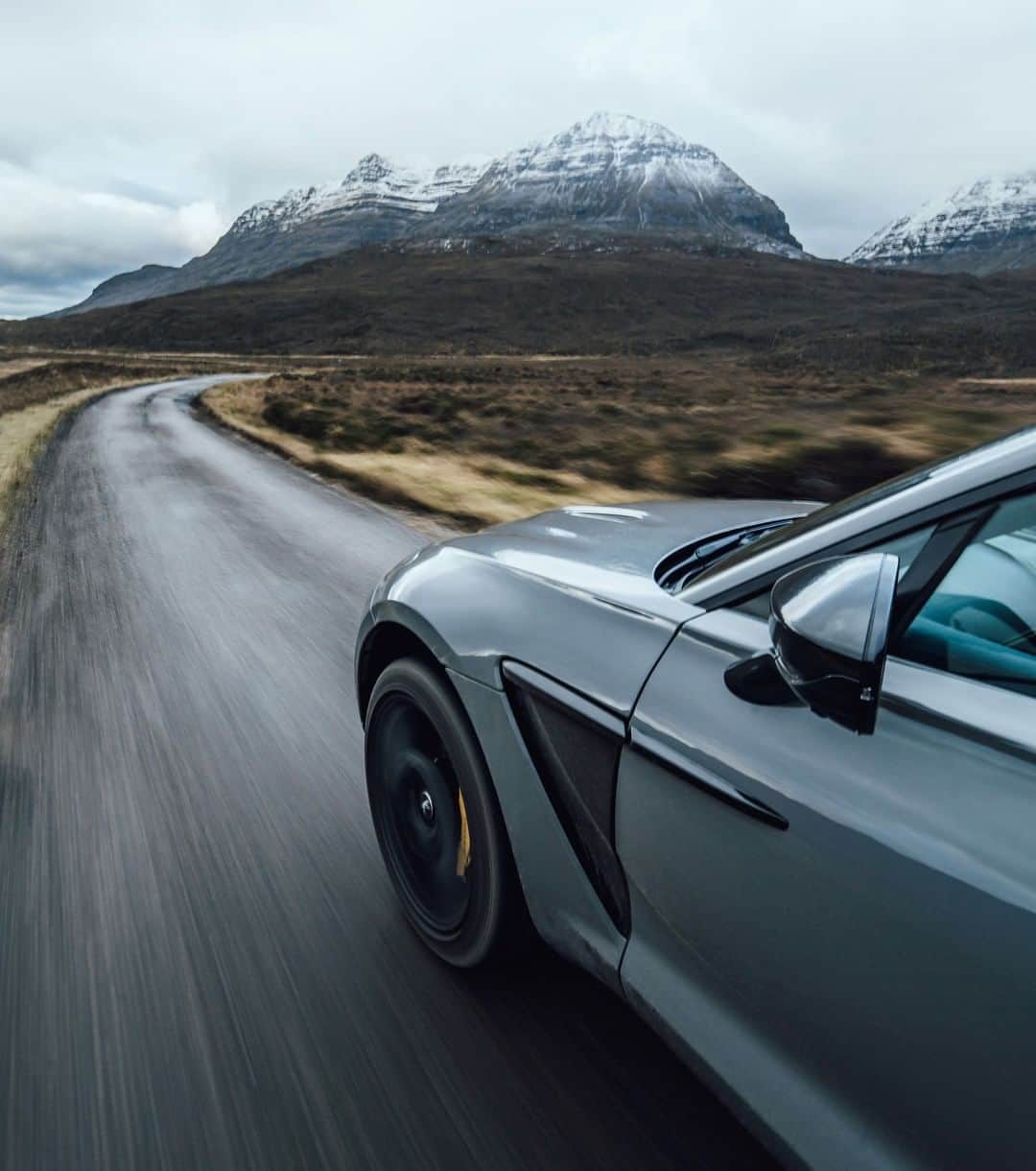 のインスタグラム：「DBX is equipped to take you anywhere.  Click the link in our bio to book a test drive.  📸@tomkahler  #AstonMartin #DBX」