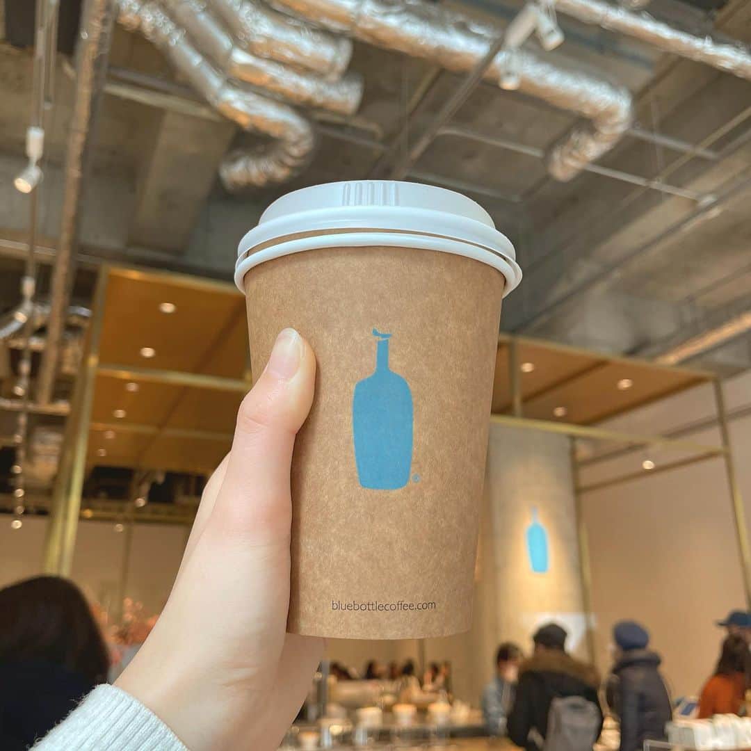 manacaのインスタグラム：「ブルーボトルのホットレモネードが優勝した！！🍋🫖  みんなが好きなカフェはどこ〜？？  #ブルーボトルコーヒー #ブルーボトルコーヒー神戸 #ブルーボトル #bluebottlecoffee #bluebottle #元町カフェ #神戸カフェ」