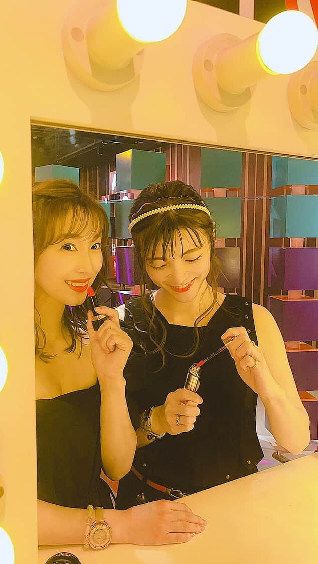 のインスタグラム：「#tokyotokyo  ﻿ ﻿ またお出かけ自粛期間だけん﻿ 載せてなかったのちょいちょい載せていきます🌷✨﻿ ﻿ @madametussaudstokyo に﻿ あいぴー @aiko_kayo1211 と行った時の📸﻿ ﻿ 混じってみた✌️﻿ ﻿ ﻿ ﻿ 📍マダムタッソー東京﻿ アクセス/東京都港区台場1-6-1 デックス東京ビーチ　アイランドモール3F﻿ ﻿ ﻿ #madametussauds #マダムタッソー東京 #マダムタッソー #お台場#お台場」