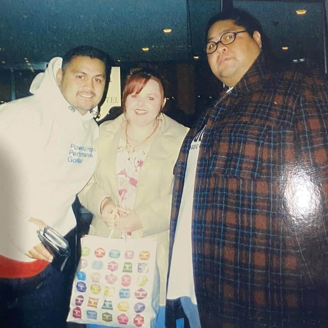 マーク・ハントのインスタグラム：「One of my fond memories back in the day travelling to japan and hanging with big @konishikiyasokichi alofa Aku my uso ❤️❤️❤️❤️」