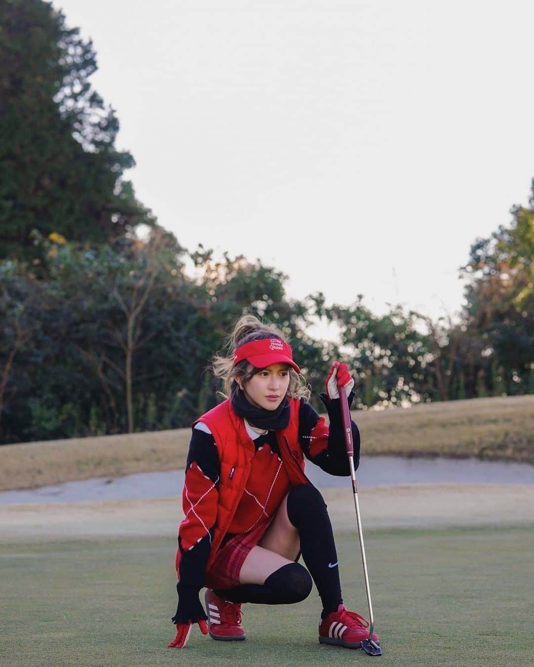 fukishaljのインスタグラム：「Family Golf day 🏌️‍♀️ 子供の頃、父とゴルフにいって 「打ったボール拾って🥺」っていってた頃からはすこしは成長したかな〜？笑  たのしいことはどんどん自分でつくって 心もハッピーに豊かにしていこうー✨ 今年は運動たくさんして運を動かすんだ💕  さいごのピカチュウが神々しい😆」