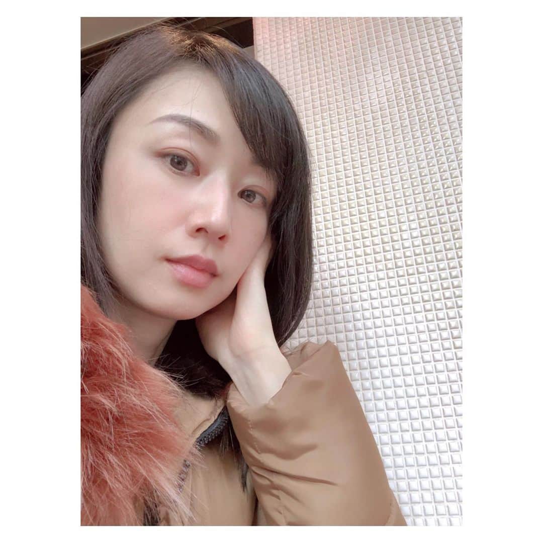 のインスタグラム：「過去の写真を見て髪を切りたくなった  #過去pic #model #actress #모델 #여배우 #modella #attrice #元宝塚 #宝塚og」