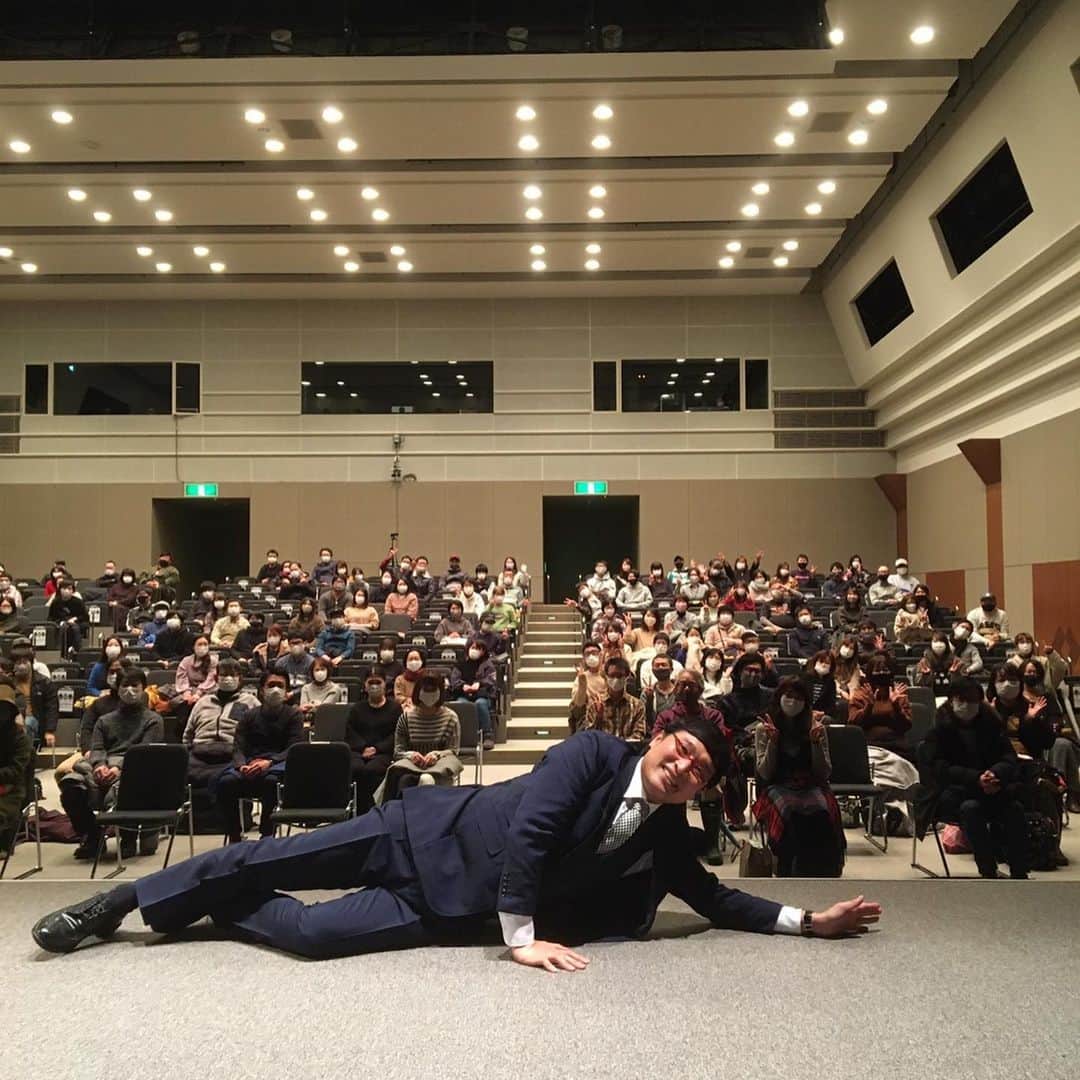 山里亮太さんのインスタグラム写真 - (山里亮太Instagram)「山里亮太の140新潟ありがとうございました！ 本当に感謝しかないです。 皆さま気をつけてお帰りください。 本当に本当にありがとうございました！  #山里亮太の140新潟」1月10日 19時27分 - ryotayamasato