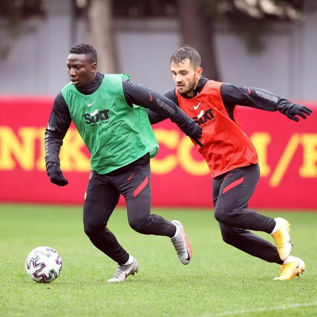 ガラタサライSKさんのインスタグラム写真 - (ガラタサライSKInstagram)「📸⚽️ Galatasaray Futbol Takımı, Ziraat Türkiye Kupası Son 16 turunda Yeni Malatyaspor ile oynayacağı maçın hazırlıklarına bugün yaptığı antrenmanla devam etti. #HedefKupa」1月10日 19時42分 - galatasaray