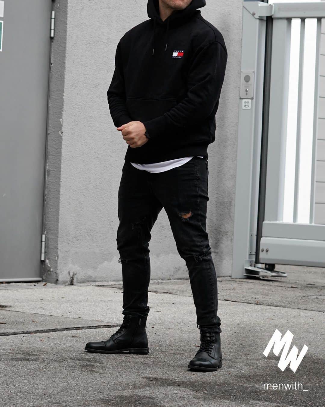 Men Withのインスタグラム：「Great photo of our dear friend @_fl089_ 👌🏽 #menwithstreetstyle」