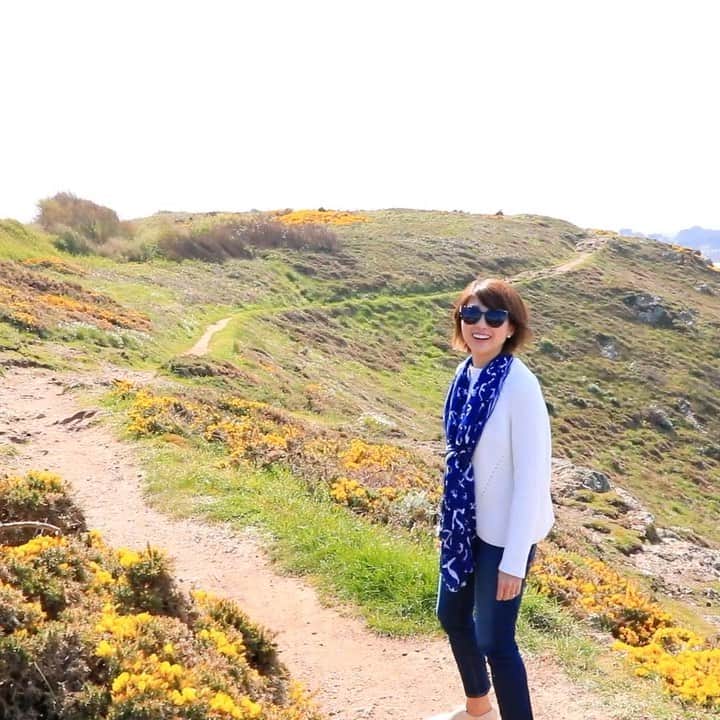 吉田ちかのインスタグラム：「Found footage of a trip we took to a coastal town in France a few years back! Thought it might help satisfy our wanderlust a bit!! (editing this sort of made mine worse, actually lol) ﻿ ﻿ If there are any Chikatomos from France watching this, I hope you guys are doing okay. There’s still lots of uncertainty ahead, but I’m praying for the day we can visit again! ﻿ ﻿ 数年前にフランスの海岸沿いの街に行った時の映像素材を見つけました！私みたいに旅ロスになってるみなさんに少しでも癒しになりますように！(って思いながら、実はこれを編集して旅ロスが更にひどくなったかも😅) ﻿ ﻿ フランスにいるちか友の皆さん、大丈夫ですか？大変な時期が続いていると思いますが、また遊びに行ける日を楽しみにしてます！﻿ ﻿ #旅 ﻿#旅ロス #海外旅行 #フランス  ﻿」