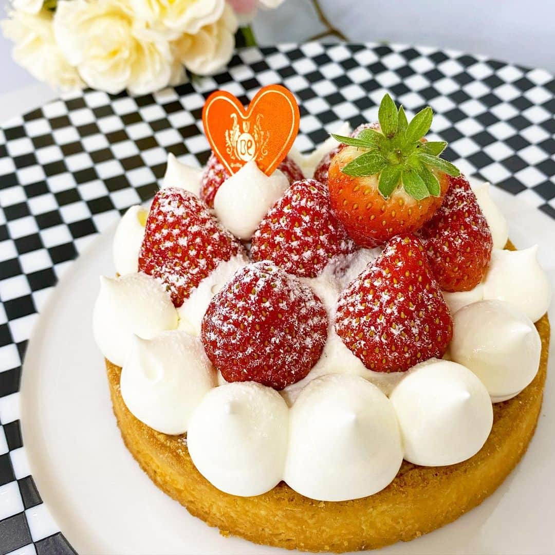 札幌ベルエポック製菓調理専門学校【公式】のインスタグラム：「🎂オーキャンレポート🎂  スイーツ体験は いちごのタルト🍓❤️  今日は、来校してくれた方も オンラインで参加してくれた方も いらっしゃいました💖 みなさんありがとうございました😊  #ベルエポック  #おでかけ授業 #特別授業 #業界直結 #プロから学ぶ #本物 #学び #製菓  #調理  #カフェ  #製菓調理専門学校ベルエポック #衛生管理  #食材教育 #札幌ベルエポック製菓調理専門学校 #いろいろな体験と #たくさんの出逢い #可能性が広がる #ベルエポック #学ぶ #身につく #技術 #instagram #新年 #進路選び #オープンキャンパス」