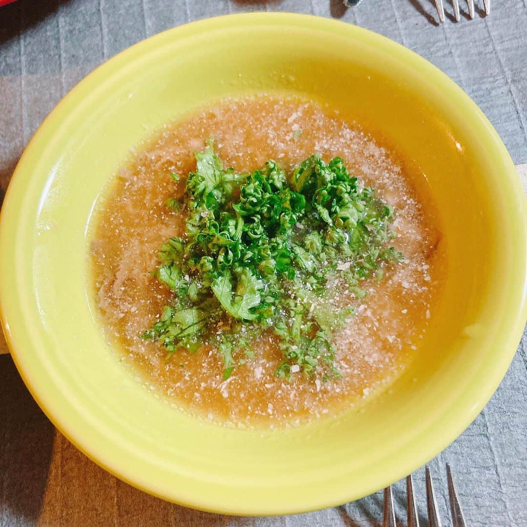 柳下毅一郎さんのインスタグラム写真 - (柳下毅一郎Instagram)「#chicken #fricassé & #anchovy #salad #作ってもらった #dinner #delicious」1月10日 20時11分 - garth_y