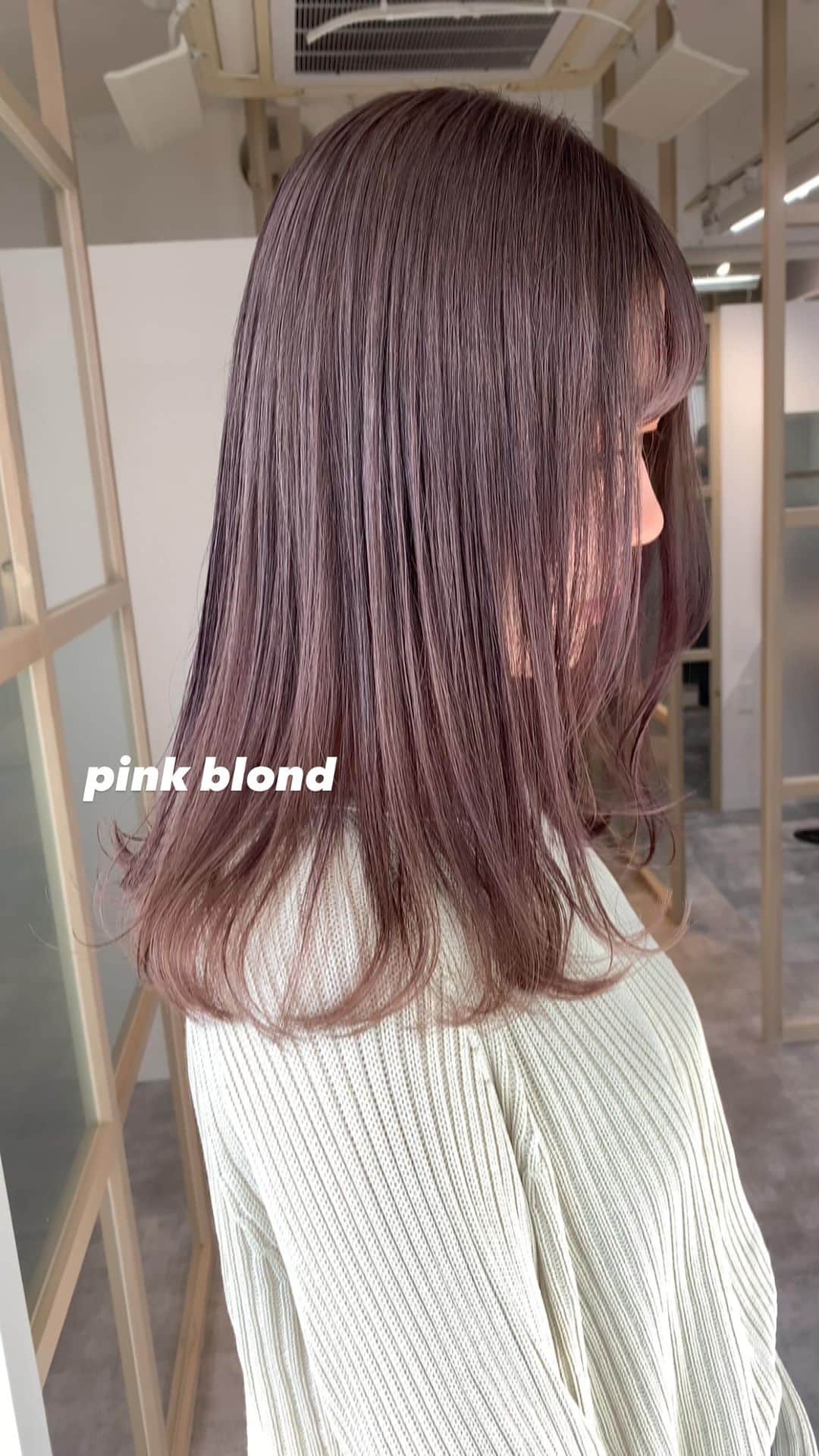 中西結梨花のインスタグラム：「💛#nakanishi_color﻿ 💛#nakanishi_hair﻿ 💛#nakanishi_set﻿ ﻿ ﻿ 🪐 得意ジャンル ﻿ #お洒落モテヘア #外国人ヘア #カジュアルヘア #ガーリーヘア﻿ ﻿ ✂️ 得意なスキル ﻿ ✔️#ブリーチ やハイライトで作る #外国人カラー﻿ ✔️ナチュラルトーンアップ #極細ハイライトカラー﻿ ✔️染めたてから色落ちまで計算した #透明感カラー﻿ ✔️ストレートでもキマる #切りっぱなしカット﻿ ✔️自分でも巻きやすい #ふわふわレイヤーカット﻿ ﻿ 🎈﻿ お客様のなりたいイメージを引き出して、﻿ ファッション、雰囲気に合わせた似合せヘアを。﻿ ライフスタイル、美容室周期に合わせて、ヘアを提案します。﻿ ﻿ 全て1人で施術し、丁寧かつスピーディーに。﻿ 半個室の空間でマンツーマンで担当致します🌿﻿ 初めての方もお気軽にどうぞ ✂︎﻿ ﻿ ✂️EMANON share salon 📍東京 (新宿駅南口徒歩2分)﻿ ✂️EMANON share salon 📍福岡 (天神駅徒歩1分 ※2ヶ月に一回出張)﻿ ﻿ ご予約はInstagramトップのURL、﻿ 予約専用LINEからのみになります💌﻿ ﻿ 予約の空き状況をご確認の上ご連絡いただけると﻿ 予約のご案内がスムーズです🪐」