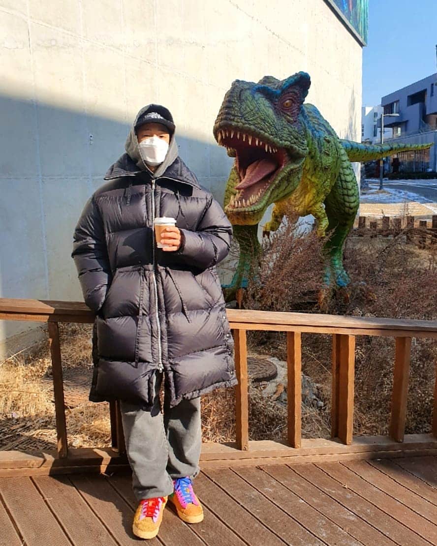 ショリのインスタグラム：「#주말나들이 #헤이리마을 #마이티마우스 #쇼리 🦖🦖🦖」