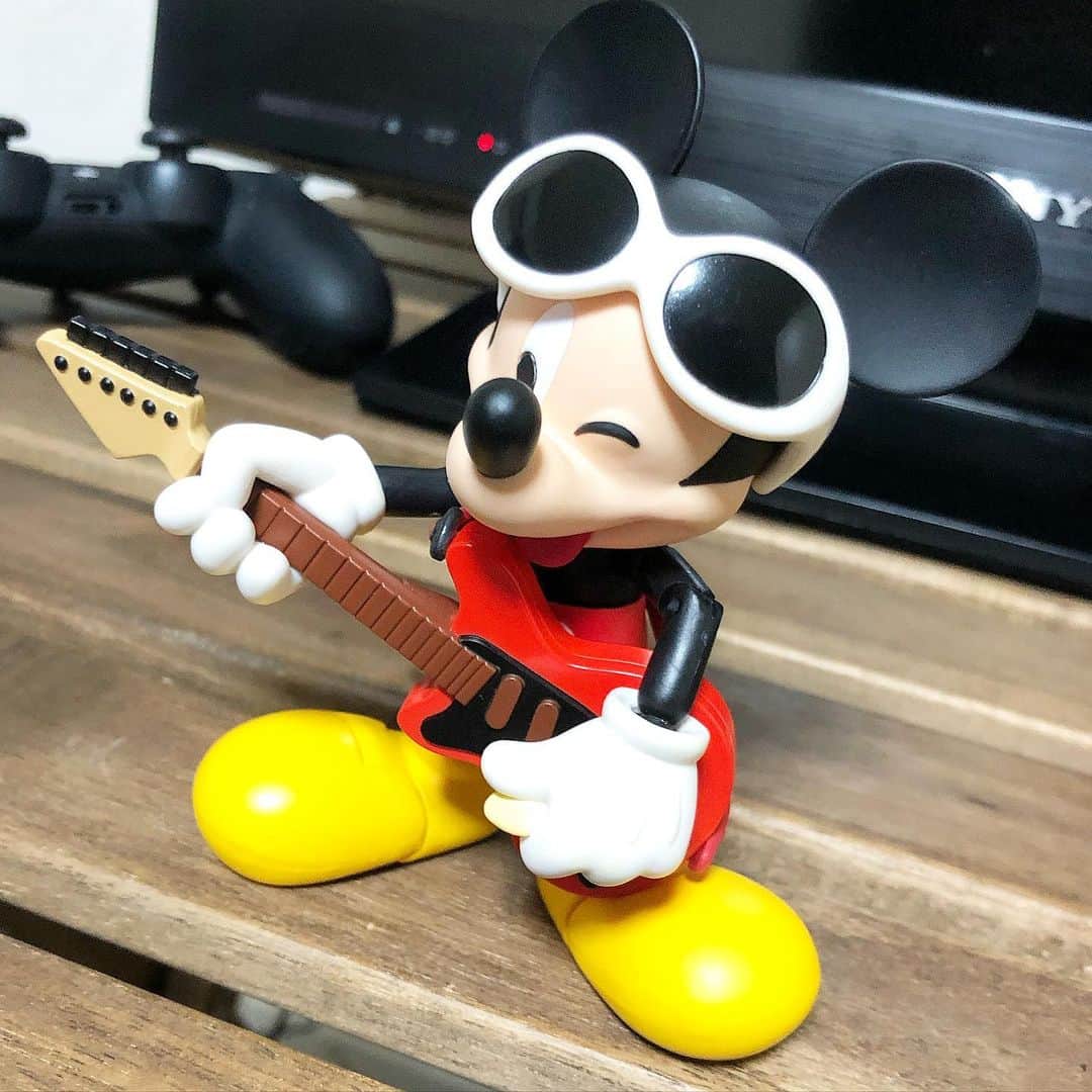 のインスタグラム：「買いそびれていたグランジミッキーゲット‼︎ #MickeyMouse #Grunge #TheClash #LondonCalling #Punk #PunkRock #toystagram #adobe #photoshop #adobephotoshop #MacOSX #ミッキーマウス #クラッシュ #ロンドンコーリング #パンクロック #グランジ #グランジファッション #toystagram」