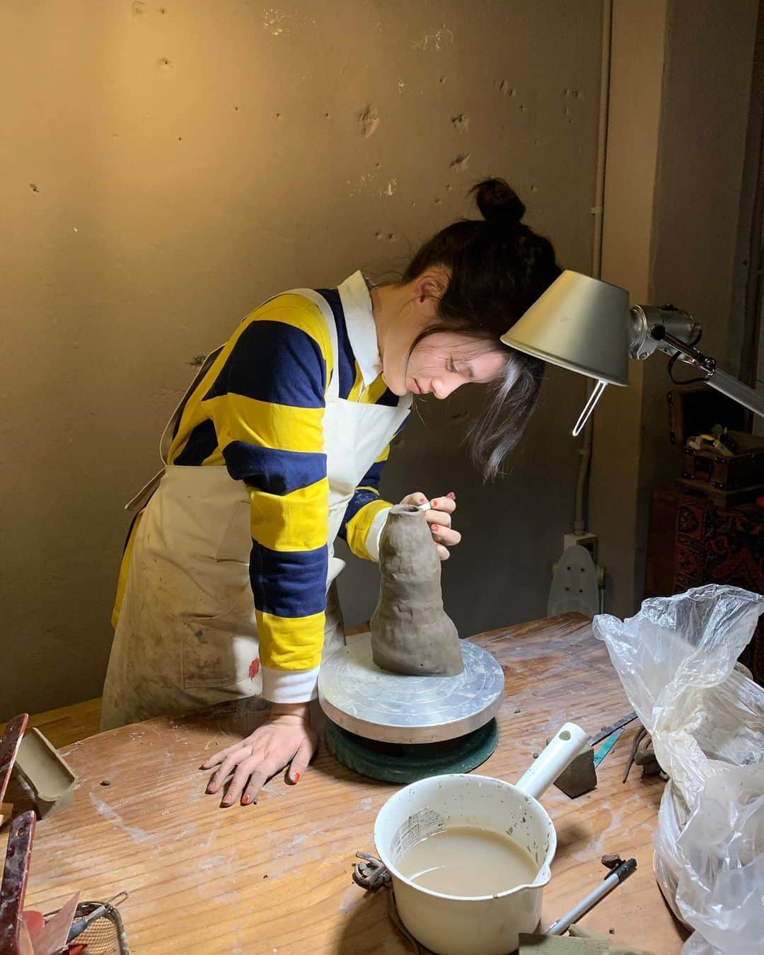 キム・ヨンジのインスタグラム：「Me with bunch of clay」