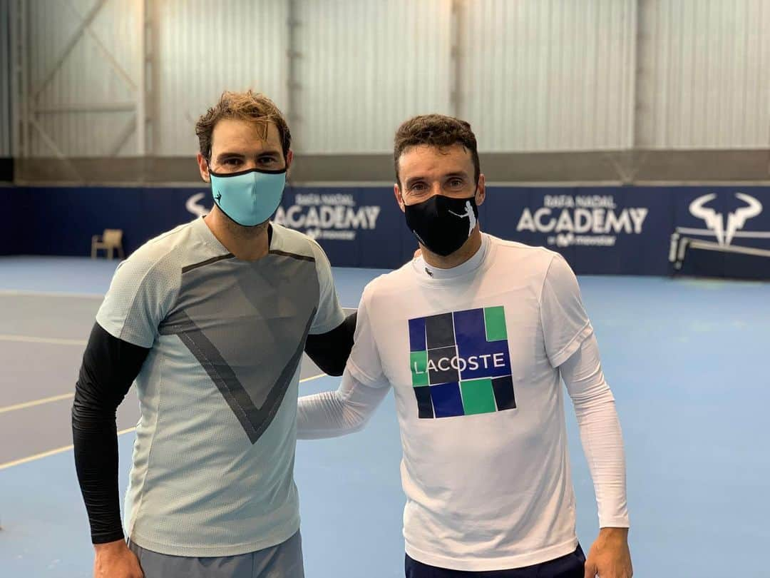 ラファエル・ナダルさんのインスタグラム写真 - (ラファエル・ナダルInstagram)「Siempre un placer estar contigo @robertobautistaagut  Gracias por estos días de entrenamiento en @rafanadalacademy y todo lo mejor para este #2021  Nos vemos en #Melbourne para el @australianopen 💪🏻💪🏻💪🏻」1月10日 20時33分 - rafaelnadal