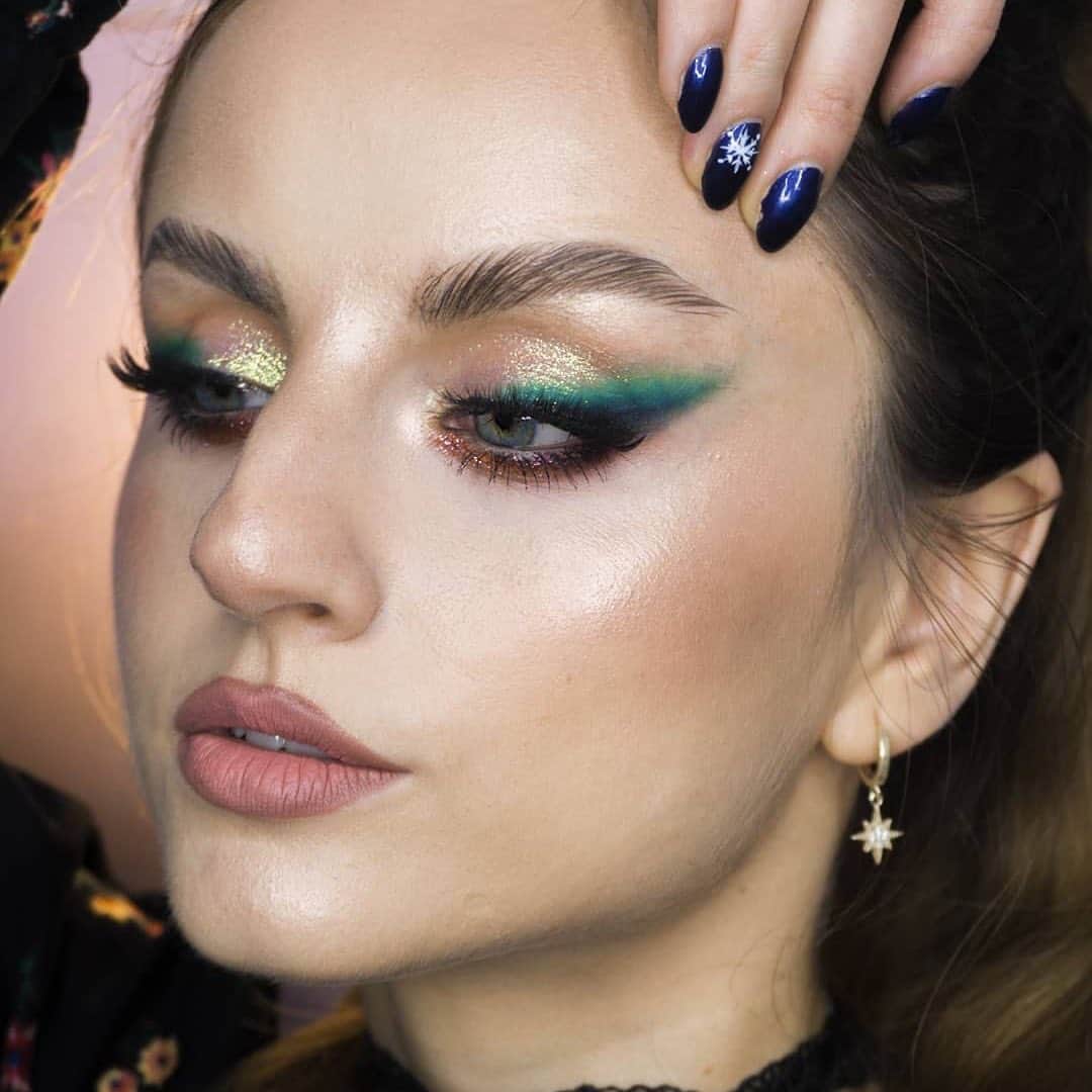 Makeup Addiction Cosmeticsさんのインスタグラム写真 - (Makeup Addiction CosmeticsInstagram)「@raluca.makeup in this glam look using @makeupaddictioncosmetics glitters in the shades Gossamer and Kaleidoscope. 🥰  PUT your thoughts below on this look ✍️ - For a chance to be featured , tag us on @makeupaddictioncosmetics 🎨 #makeupaddictioncosmetics #100daysofmakeup #pictorial #dramaticmakeup #makeupoftheday #muasfeaturing #amazingmakeupart #daretocreate #makeuppictorial #blazin_beauties #makeuptutorial」1月10日 20時38分 - makeupaddictioncosmetics