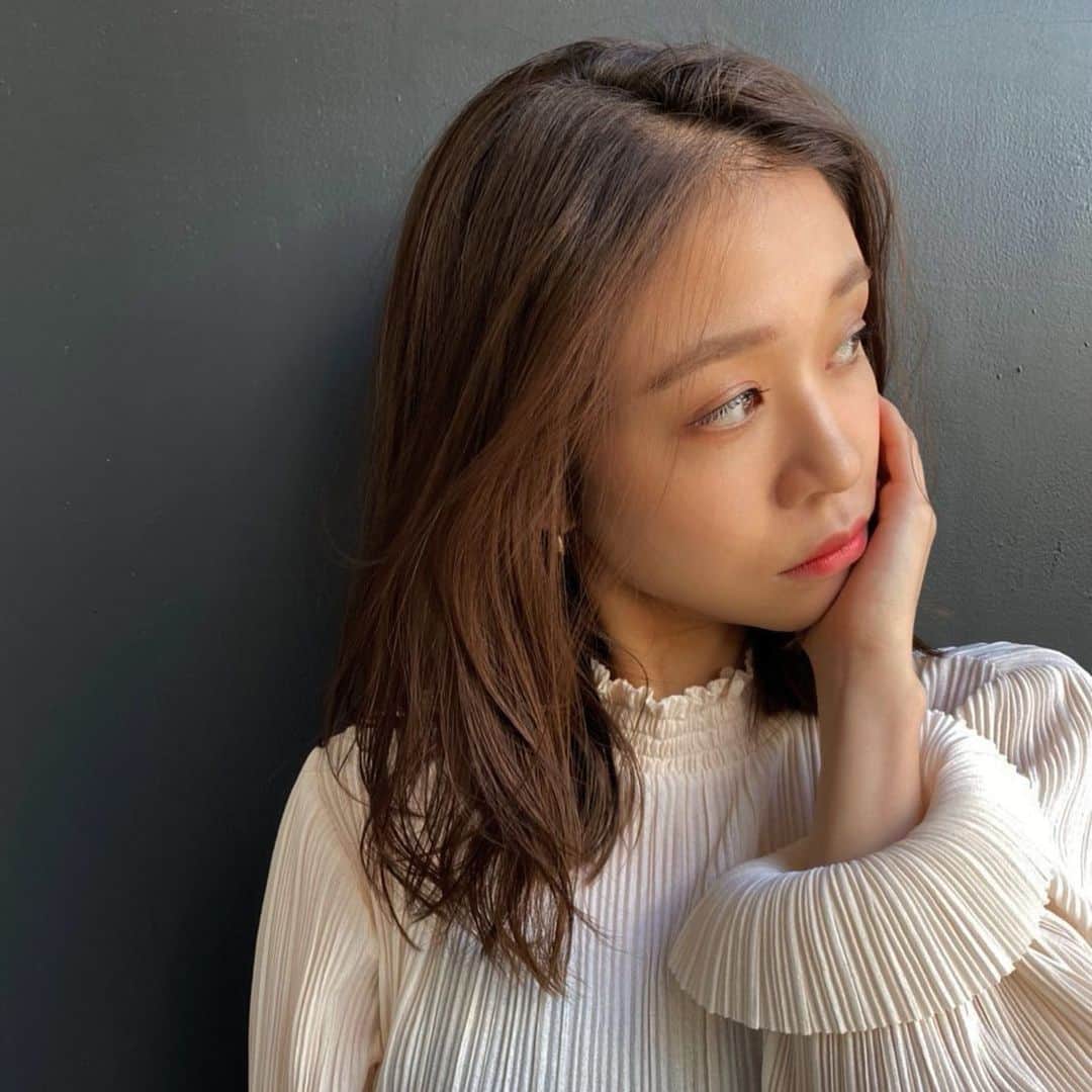 帆春のインスタグラム：「. 過去の写真で失礼します🤳 . #過去pic #instagram  #hair #hairstyle #haircolor #ヘアカラー #メイク #motd #ナチュラルメイク #makeup」