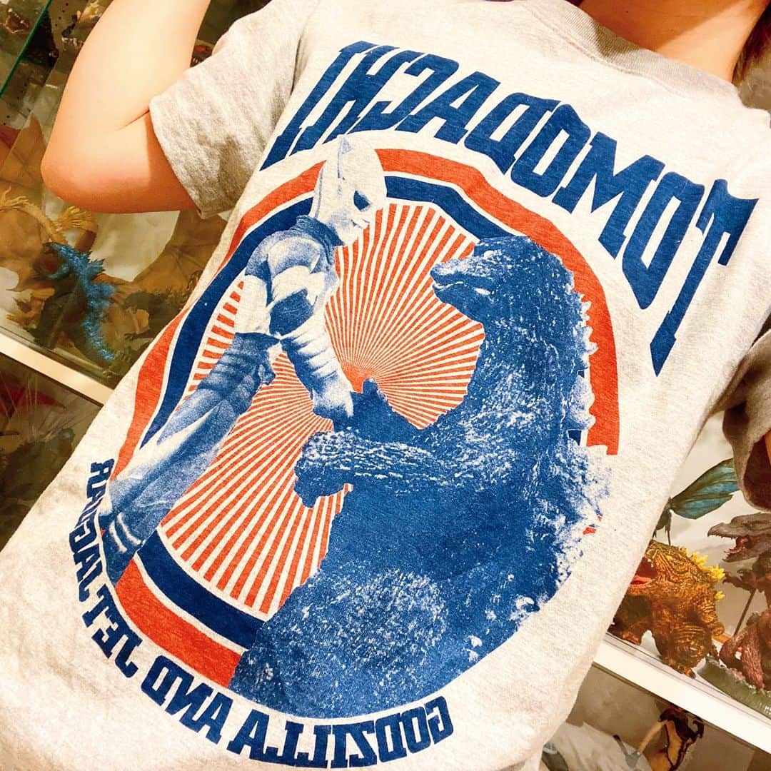 のインスタグラム：「全世界にこのTシャツを配布すべし #ゴジラ #ジェットジャガー #godzilla #jetjaguar  #ぎわちん #Tシャツ」