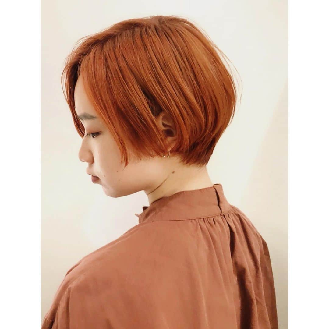 veticaのインスタグラム：「▼ vetica guest hair▼  やわらかなショートボブに 人気のオレンジベージュの組み合わせが抜群に可愛いスタイル＊  hair 鈴木　@koji_suzuki_   #vetica #tokyo #harajuku #ladies #beauty #hair #cut #color #bleach #　#お客様ヘア」