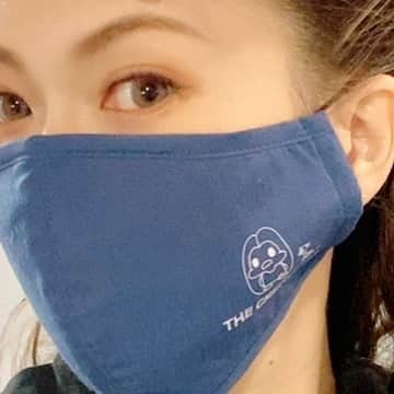 小柳ゆきのインスタグラム：「【販売のお知らせ】  ザ・クリーチャーズマスクが本日から販売開始です‼️  まだ手に入れていない方はお早めに💁‍♀️ 購入はコチラから👇 https://yuki-k.fanmo.jp/shop.php?id=69 ストーリーズから飛んでください🚀  by STAFF」