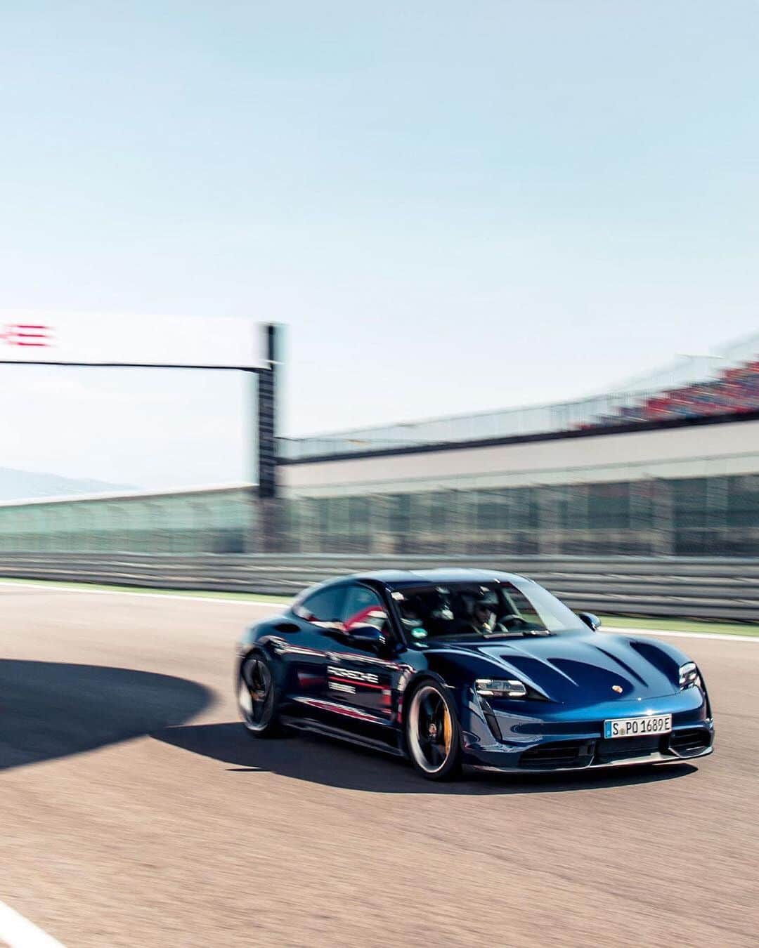 Porscheさんのインスタグラム写真 - (PorscheInstagram)「Witness some sports car fascination in Taiwan during the Porsche World Roadshow. More than 300 participants got to experience the entire Porsche model range, including our latest family member: the Taycan.  (📸 @porschetaiwan) __ Taycan Turbo: Electricity consumption combined: 28,0 kWh/100 km; CO2 emissions: 0 g/km Taycan Turbo S: Electricity consumption combined: 28,5 kWh/100 km; CO2 emissions combined: 0 g/km I https://porsche.click/DAT-Leitfaden I Status: 01/2021」1月10日 20時59分 - porsche