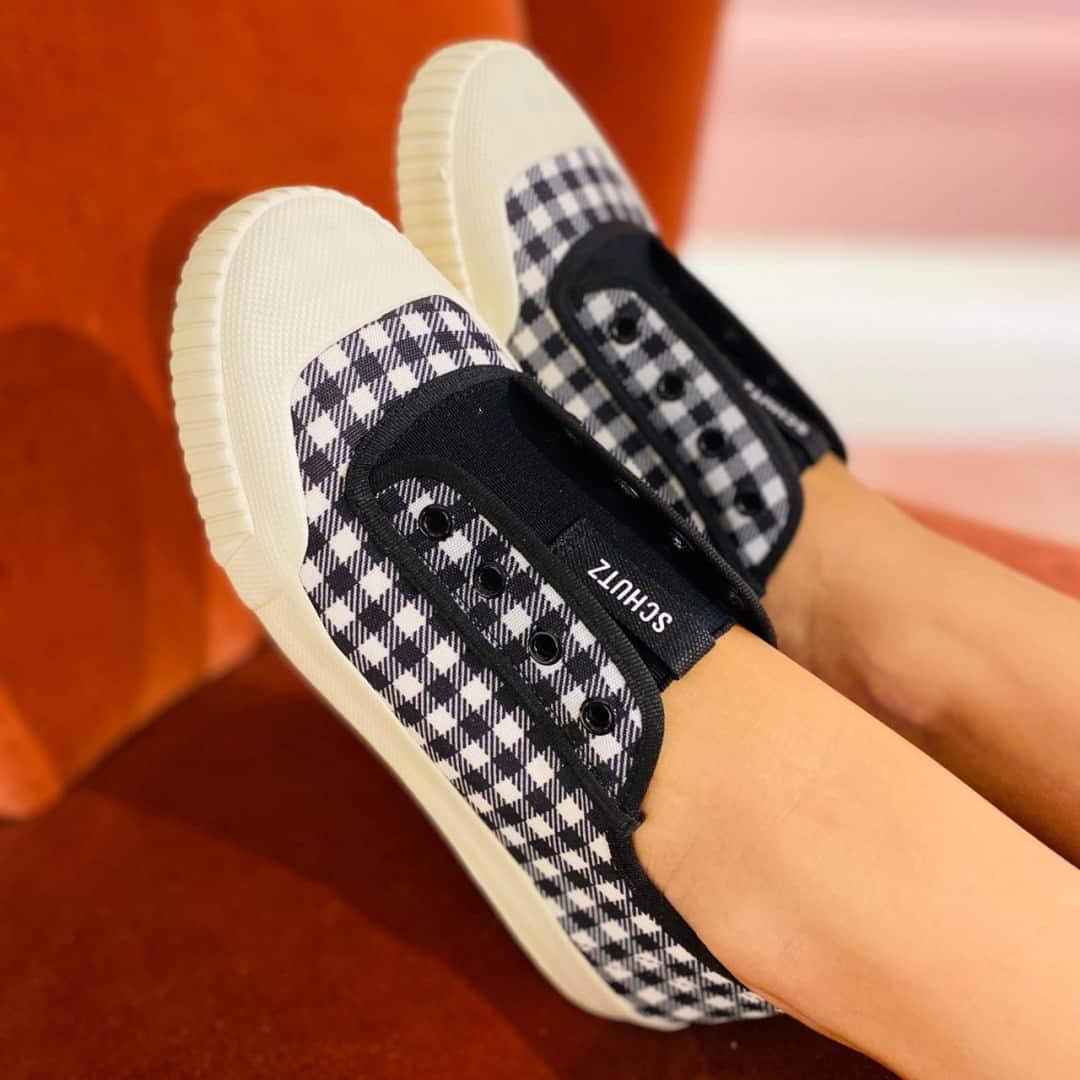 Schutzのインスタグラム：「RESTING TIME WITH STYLE ❤️ #schutzsmash」