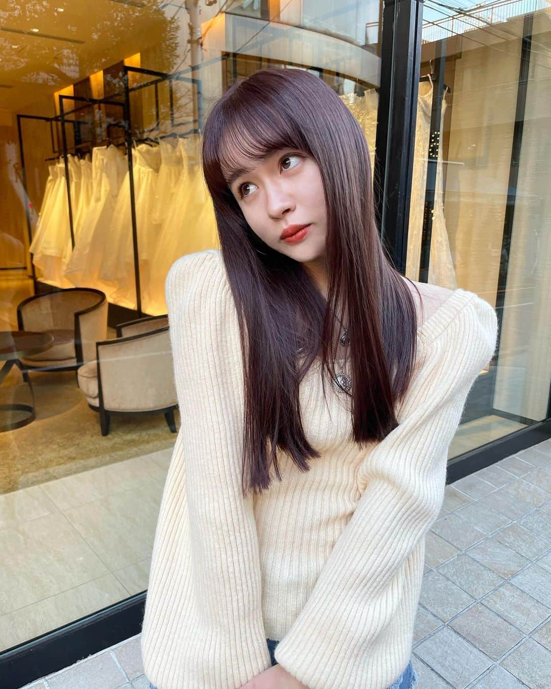 ナタリア聖奈さんのインスタグラム写真 - (ナタリア聖奈Instagram)「・ ・ new meeee!!ˊᵕˋˊᵕˋ いつもありがとうです🤤🤤 毛先が傷んでたので、割りと切りましたの！ そしてピンク強めにして頂きました( "´༥`" ) 光に当たると余計綺麗でとっても楽しい💕 ・ #ナタリア聖奈 #ljk #セミロング #ピンクヘアー #アイボリー #ニットコーデ」1月10日 21時04分 - _natamilk_