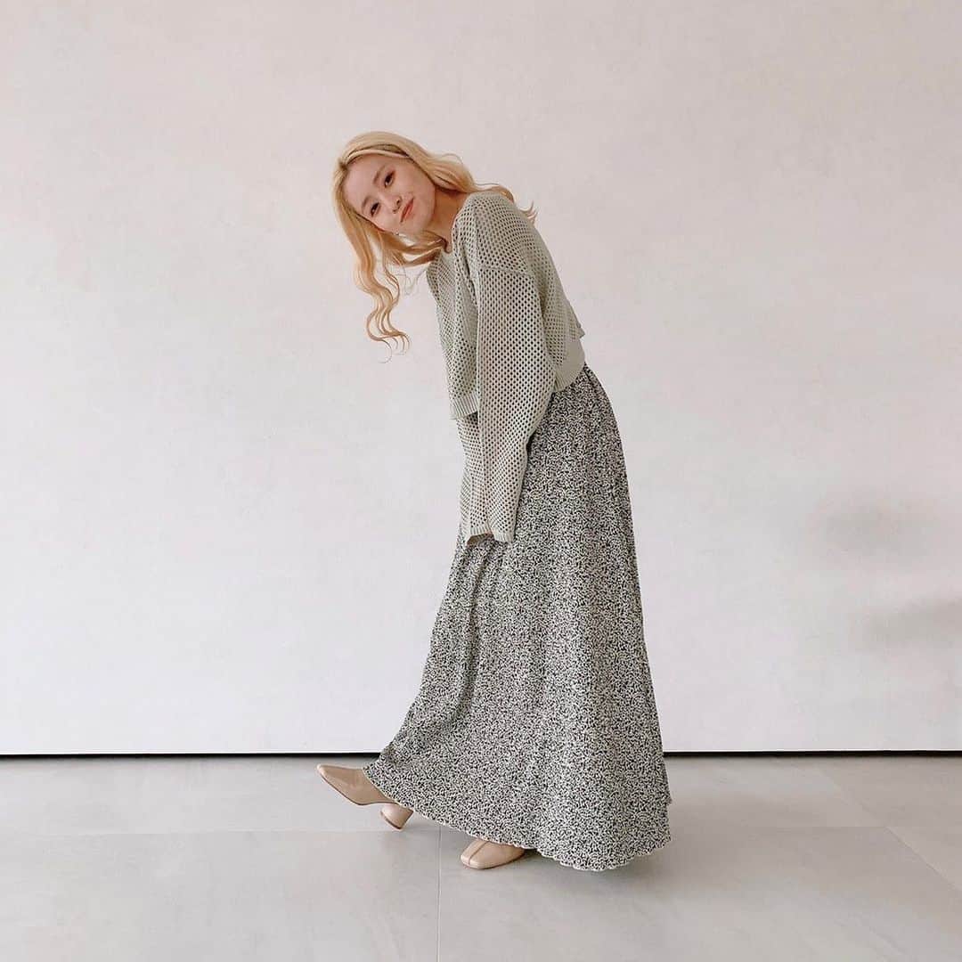 Vannie Officialのインスタグラム：「⠀ ⠀ coming soon ... ♡ ⠀ ⠀ ⠀ #vannie_u#ヴァニーユー #ZOZOでしか買えない⠀⠀  お問い合わせはDMまでご連絡ください‪‪☺︎‬」
