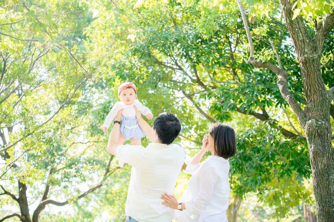 Photream-こどもと家族の成長写真-さんのインスタグラム写真 - (Photream-こどもと家族の成長写真-Instagram)「- ハーフバースデーから、お姉ちゃんになるまで。 3回成長プランで2年に渡り、撮影させていただいているご家族様です。 これからも寄り添い、ずっと。 - 🕊1回目 6ヶ月の記念日に🎉 🕊2回目 1歳の記念日に🎂 🕊3回目 桜の季節に、元気に走り回っている姿に感動🌸 - - - 【初回実質半額！3回成長プラン】 マタニティ、ニューボーン、バースデーなどで利用可能なフォトリの「3回成長プラン」では、子ども撮影が得意なフォトリのカメラマンのみが、出張撮影しています。 【現在開催中のキャンペーンはURLから】 💎おうちフォトなら、お好きなブランドの衣装代が実質無料！ 👘お宮参り撮影が、期間限定で3,000円オフ！ - - #フォトリ　#フォトリスタジオ  #ハーフバースデー  #家族写真のすすめ  #出張撮影 #ロケーションフォト #関東ママ #関西ママ #バースデーフォト  #お誕生日撮影  #新米ママ #プレママ  #2020生まれ #インスタキッズ #ママリ #コドモノ #子どものいる暮らし #令和ベビー #女の子ママ #男の子ママ #おしゃれきっず #キッズコーデ #キッズファッション  #ままのて #ハーフバースデーフォト  #男の子ベビー #バースデーフォト  #家族写真 #ベビフル #赤ちゃんのいる暮らし」1月10日 21時06分 - photream_com