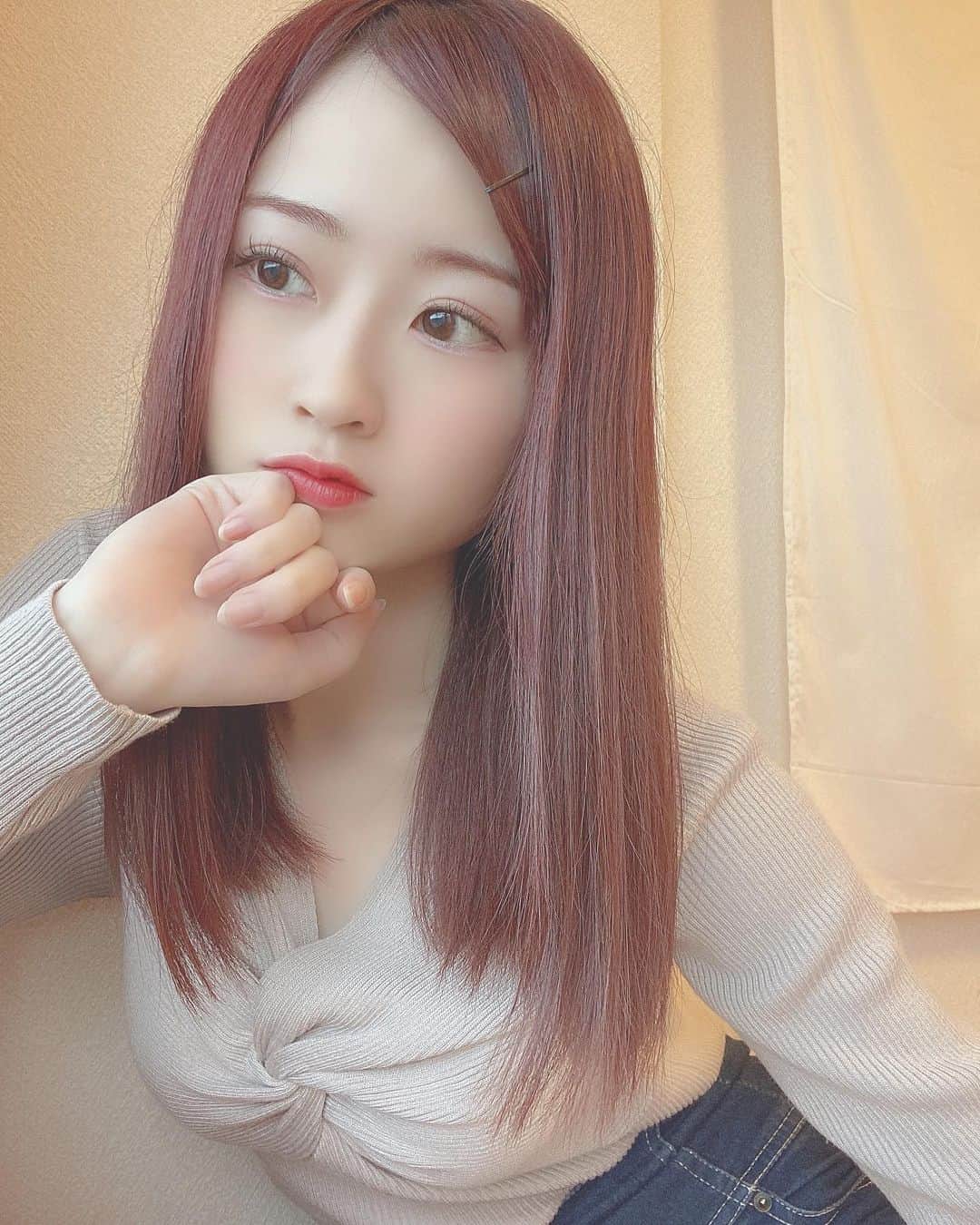 佐野心音のインスタグラム：「たまには雰囲気かえてみたり、、❤︎ * * #ミディアムヘア #ストレートヘア #前髪なし #ingni」