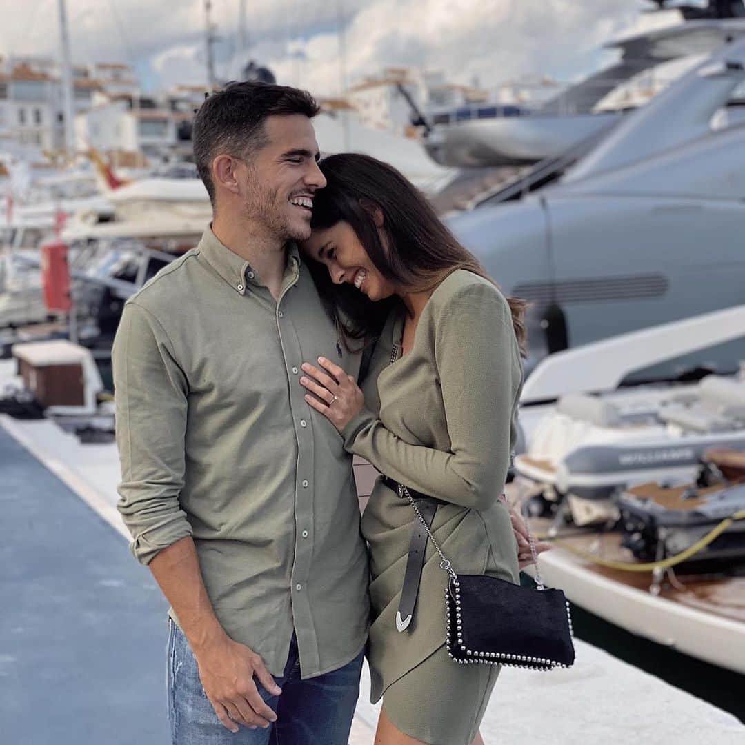 ハイロ・サンペリオのインスタグラム：「11años. Feliz aniversario mi amor. Tenerte es mucho mas que tener suerte. Lo mejor esta por venir💍 Te amo❤️#hastaqueseamosviejitos」