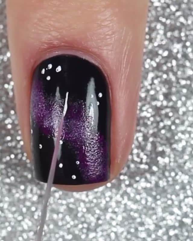 NailsVideosのインスタグラム：「Galaxy nails by @caramellogram 🌌」