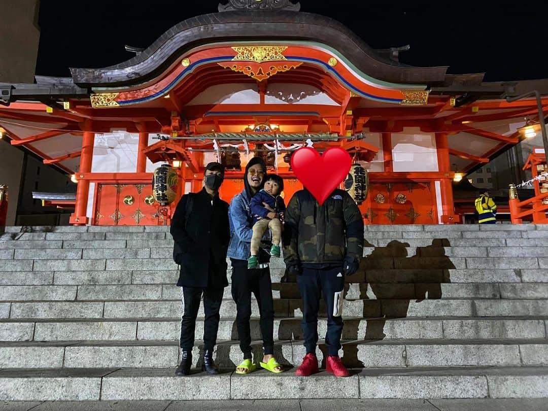 Richesのインスタグラム：「人の繋がりに感謝、人の優しさに感謝🇯🇵⛩🎍 ・ ・ #リチェス #パリピ #youtube #youtuber #金髪 #黒人 #ハーフ #番号教えて #ガンパリマジック #由比ヶ浜 #tバック #歌舞伎町 #新宿 #東京 #入間 #埼玉 #ガーナ #南魚沼 #新潟 #riches #tokyo #japan #ghana #hiphop #party #love #instagood #happy #followme #follow」