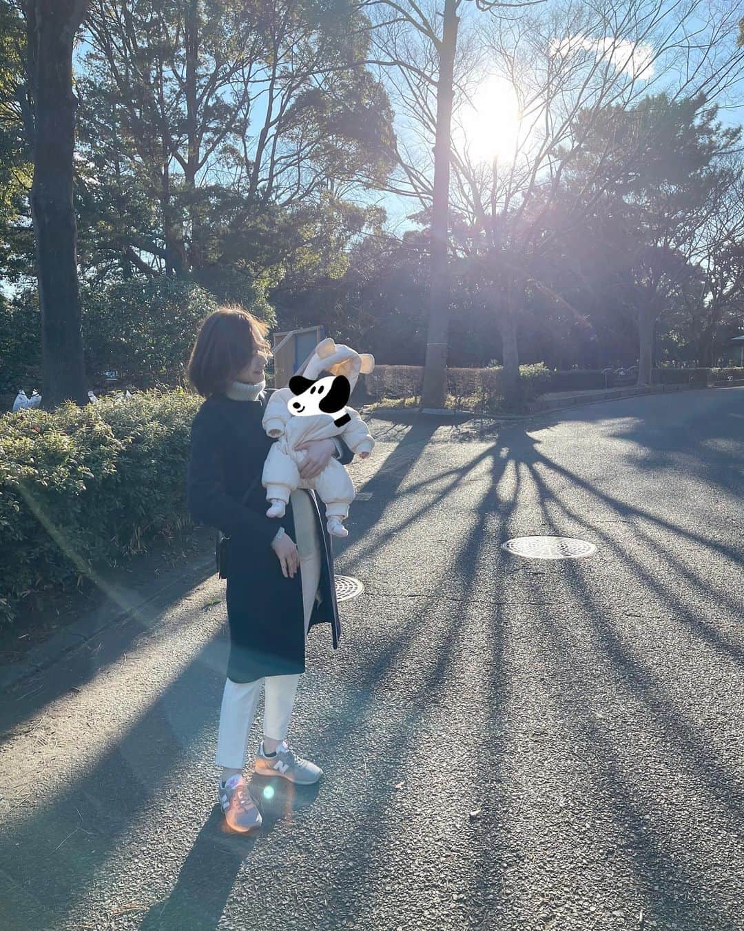中野瑞希のインスタグラム：「. お散歩日和だった🍃☀️  #公園#お散歩#ママライフ#女の子ママ#baby#babygirl#3ヶ月」