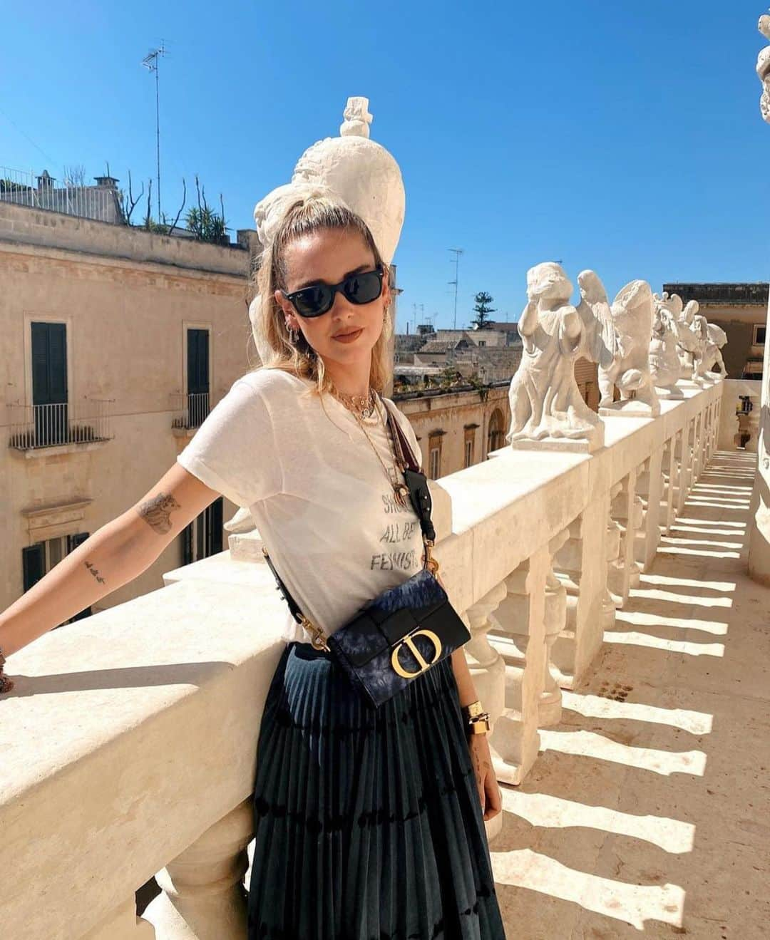 キアラ・フェラーニさんのインスタグラム写真 - (キアラ・フェラーニInstagram)「Puglia 2020: the past summer I spent an insane week in Puglia working for the @dior show and visited Taranto, Galatina, Soleto, Otranto and Lecce for the first time. It was also at that time that I discovered I was pregnant with baby girl 💖 Such a magical time 🙏🏻」1月10日 21時50分 - chiaraferragni