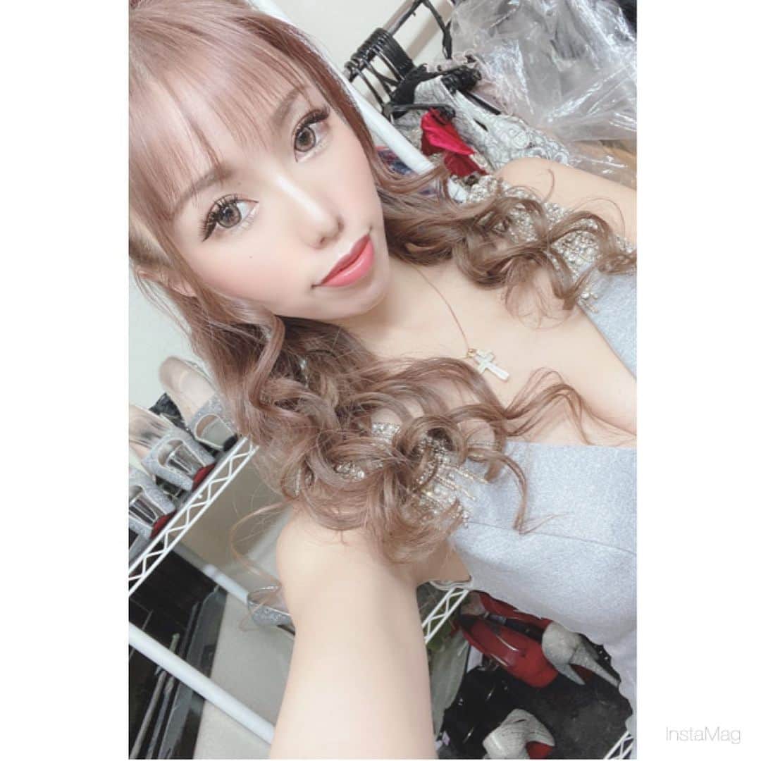 あゆかのインスタグラム：「おやすみ！！ 半身浴でもしましょー！！ お気に入りのパック使うの 楽しみ🥰  .  .  #千葉キャバクラ#千葉富士見キャバ嬢#千葉富士見町キャバ嬢#千葉富士見キャバクラ#arドレス#ジュエルズドレス#オンラインキャバクラ#ファッション好きな人と繋がりたい#ヘアメイク#お家スタイル#息してる？#followｍe4 #follow4like#followtrain」