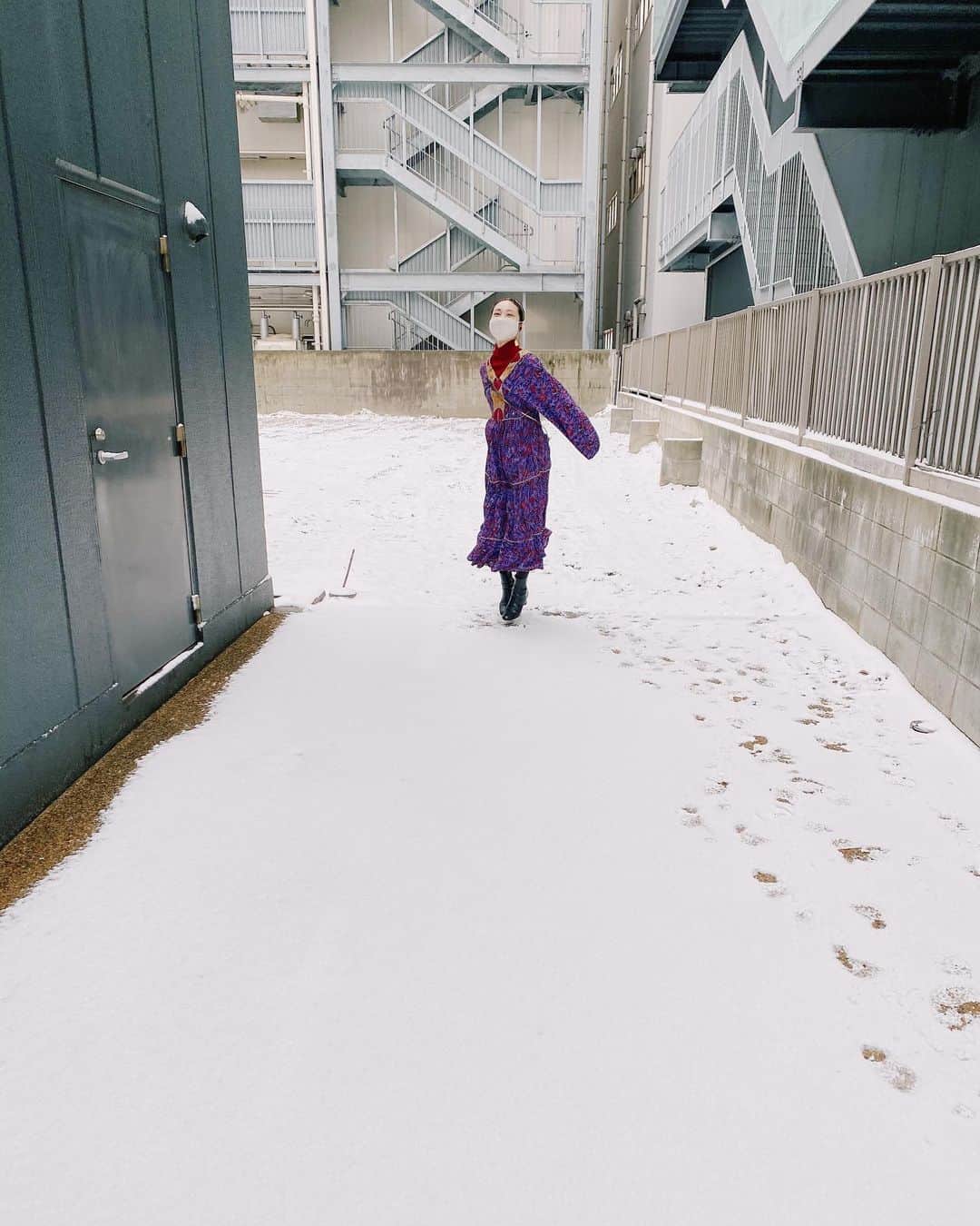 末次尚子さんのインスタグラム写真 - (末次尚子Instagram)「@hmnaya が naoさん雪と写真撮りましょー🤍 なんて言ってくれて(ありがとう🥰) 写真いっぱい撮ってくれたから 思い出に載せちゃおう☃️💕 #switchnao」1月10日 22時06分 - nao_0120