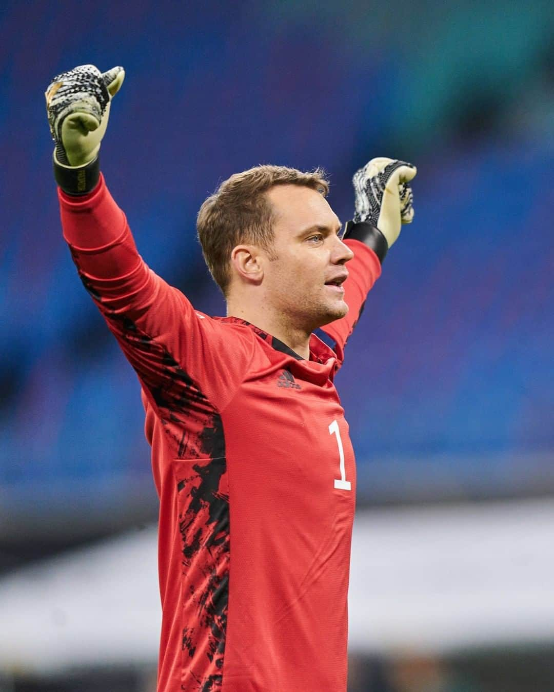 バイエルン・ミュンヘンさんのインスタグラム写真 - (バイエルン・ミュンヘンInstagram)「🏅 Germany's national team player of the year 2020! 🌟  Congrats @manuelneuer, well deserved! 👏 #GOATkeeper  ℹ️ https://fc.bayern/Germany_BestPlayer _______________ #FCBayern #MiaSanMia #NeuerTheWall @dfb_team」1月10日 22時11分 - fcbayern