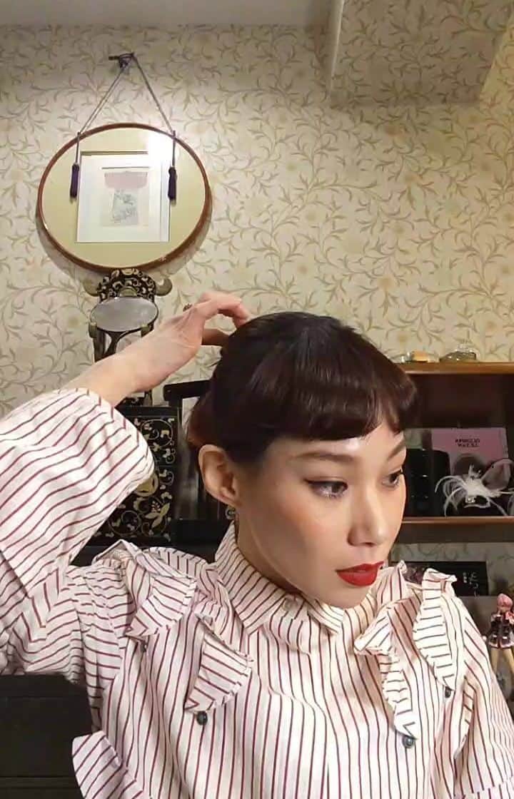 のインスタグラム：「とっても簡単なヘアアレンジと、中原淳一先生の本に出ているヘアアレンジの話など💁🏻‍♀️」