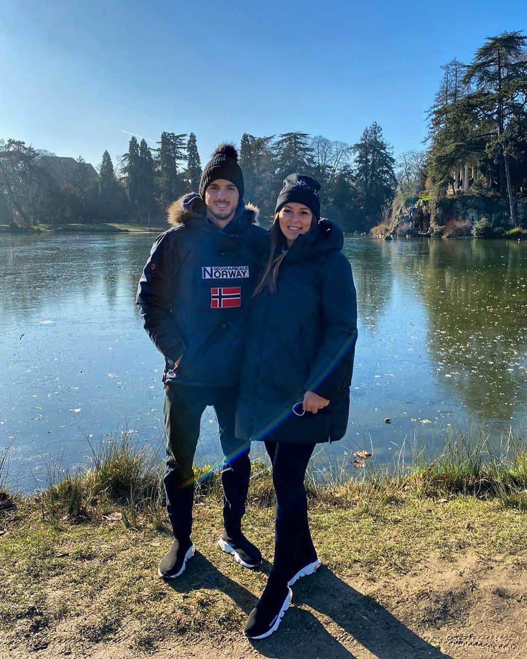 パブロ・サラビアのインスタグラム：「Day off 🥰  Bois de Vincennes 🇫🇷」