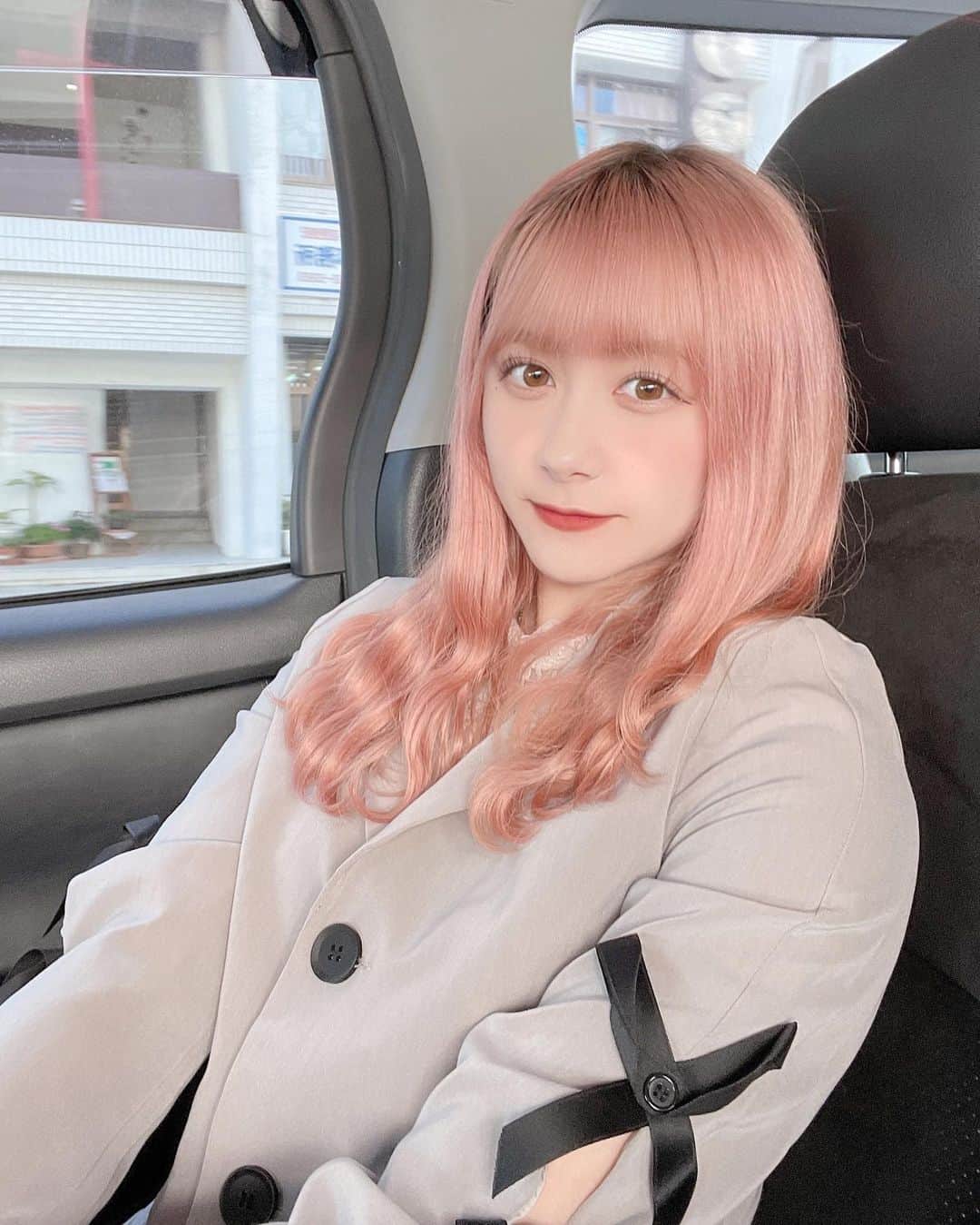 兼次桜菜さんのインスタグラム写真 - (兼次桜菜Instagram)「たまには車の中で😉🚗」1月10日 22時53分 - kaneshisana