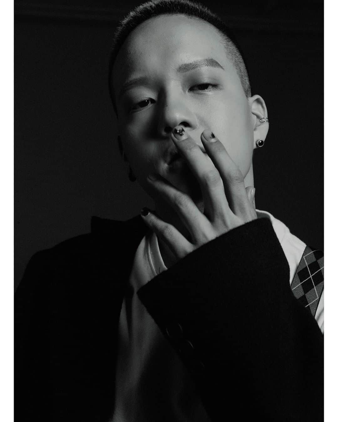 プニエル のインスタグラム：「Beauty+ b cuts @beautyplmagazine @nail_unistella  뷰티쁠 비컷」