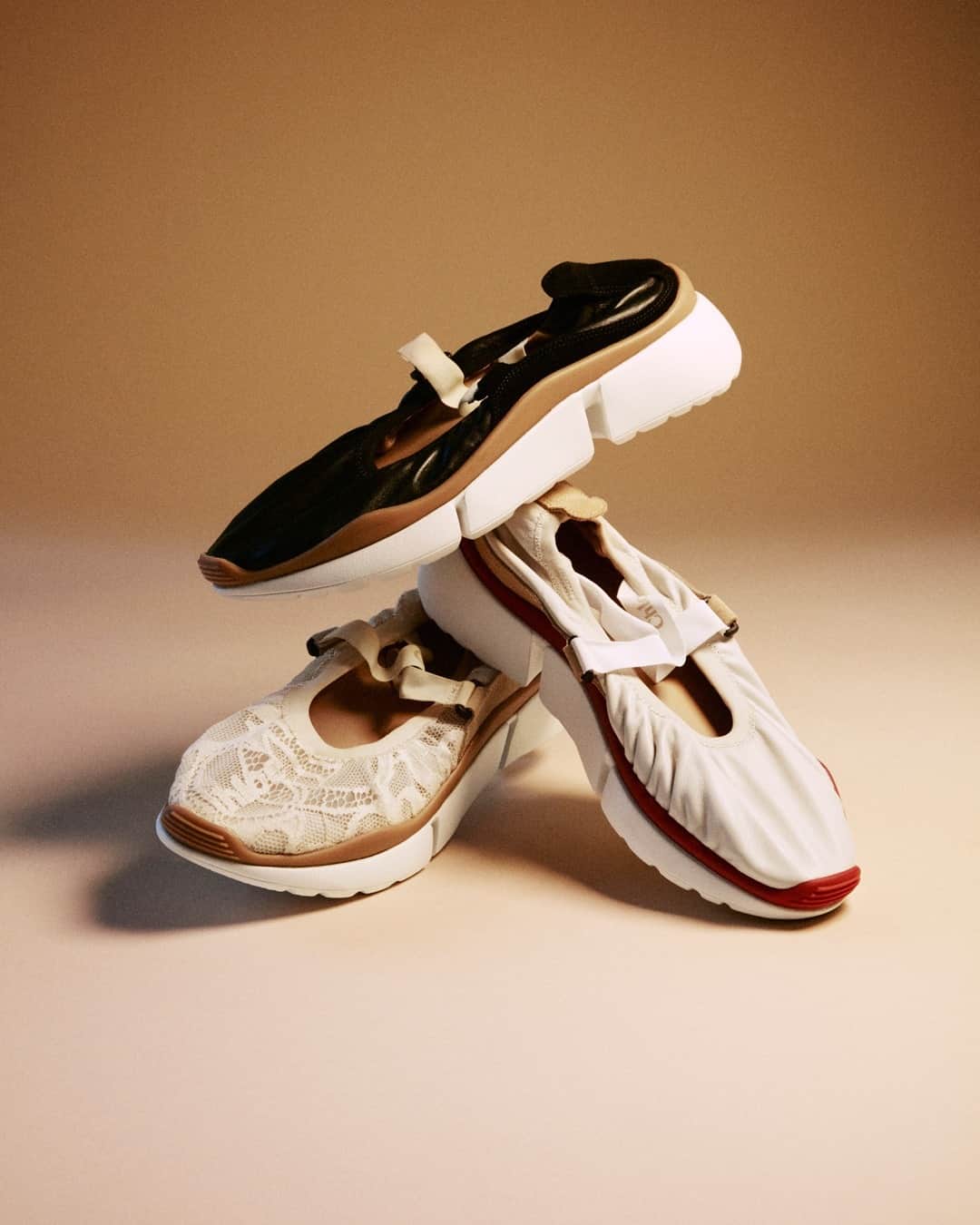 Chloéさんのインスタグラム写真 - (ChloéInstagram)「Introducing the Sonnie Ballerina: at once supple and sporty, this new hybrid style revisits our signature sneaker with comfort and cool.  Now available in boutiques and on chloe.com  #CHLOESonnie #CHLOE」1月10日 23時00分 - chloe