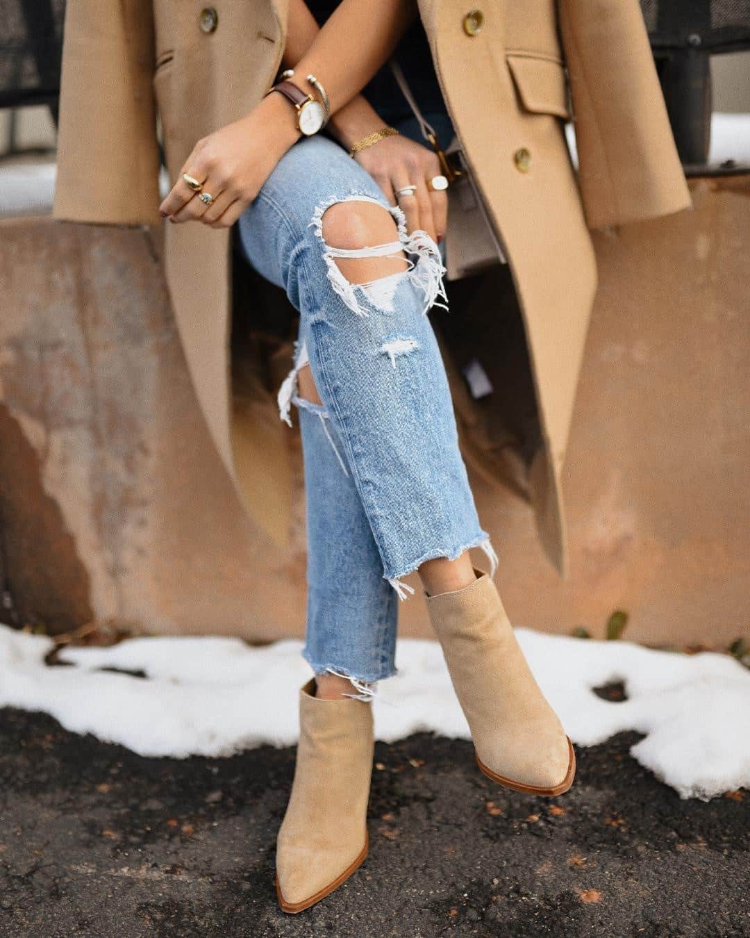 ヴィンスカムートさんのインスタグラム写真 - (ヴィンスカムートInstagram)「Western booties for the win! Tap our story to see the latest styles now at vincecamuto.com (Photo: @chictalkch) #vincecamuto #booties #western」1月10日 23時00分 - vincecamuto