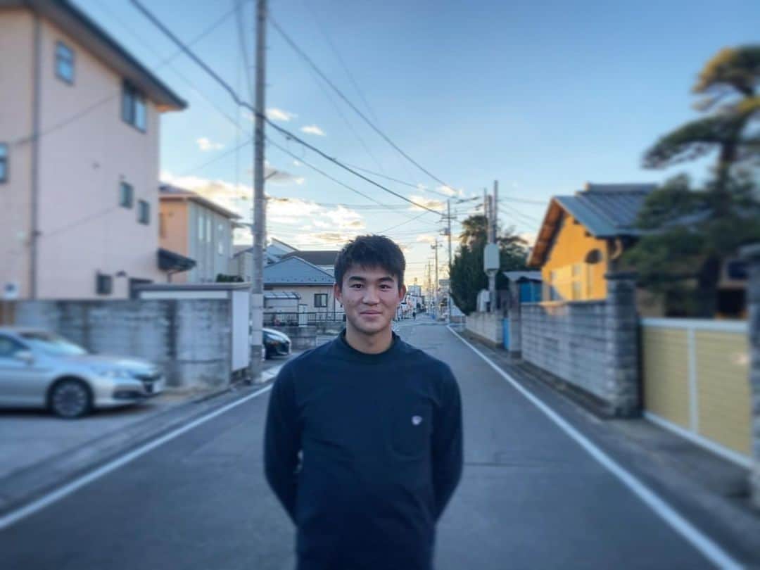 新井場徹のインスタグラム：「Jリーガー。 みんなで応援してますよ。 #中田湧大 #ザスパクサツ群馬  #香里ヌヴェール学院  #サッカー選手」